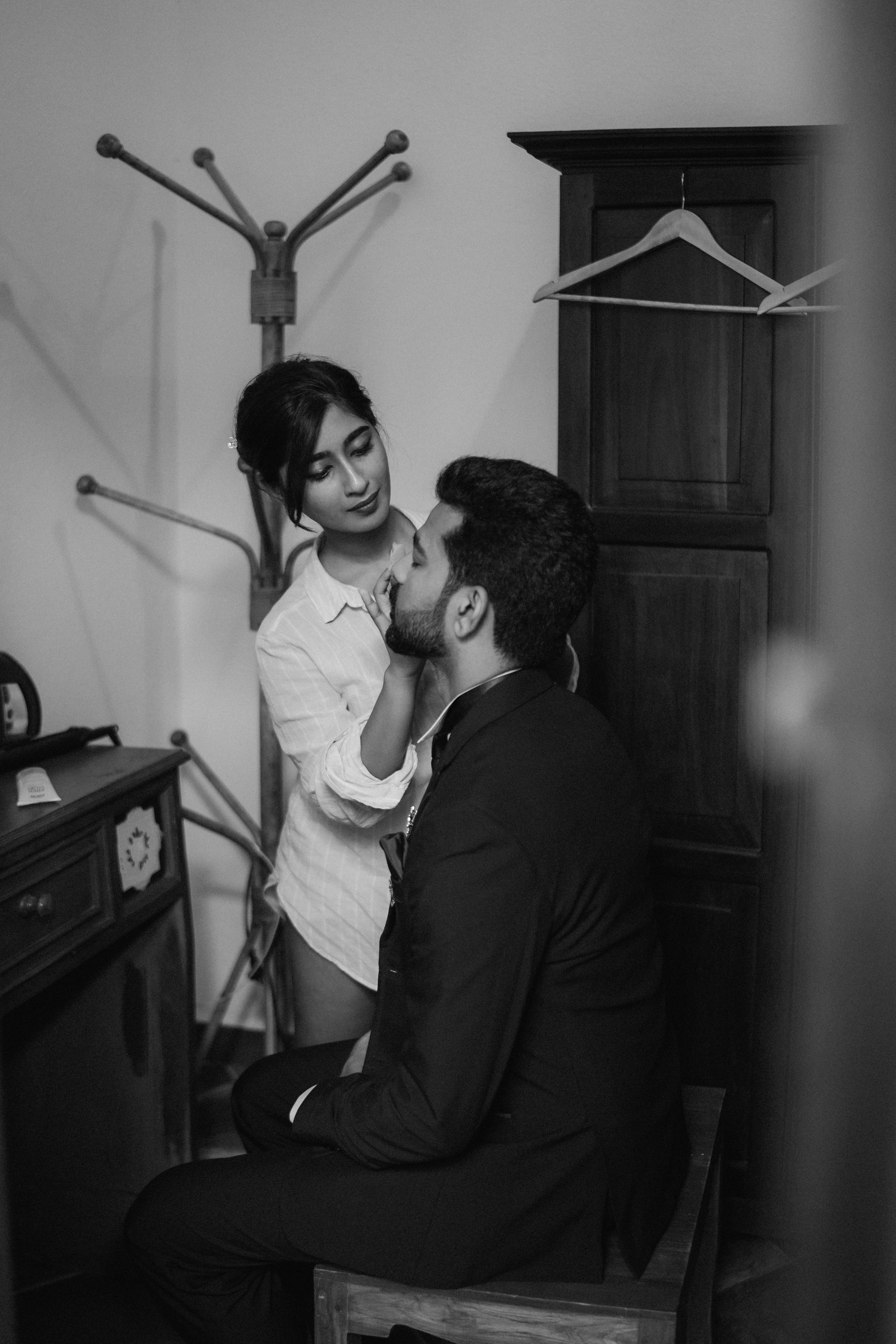 Groom & bride getting ready for the big day