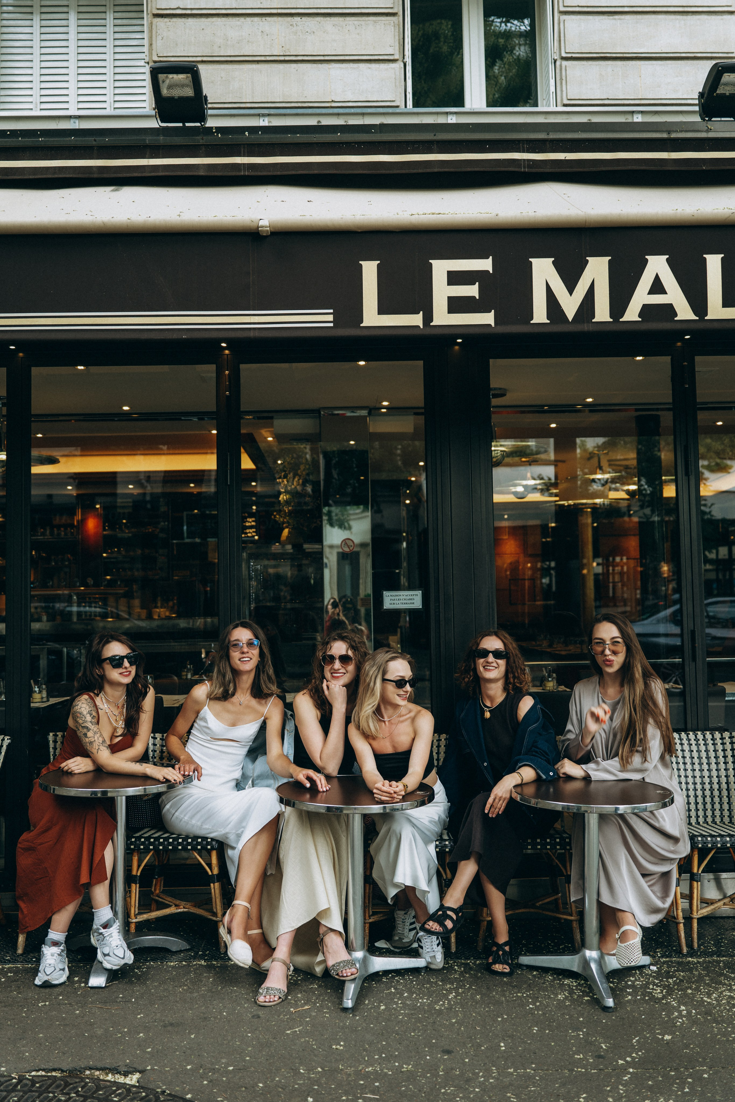 Group Photoshoots in France | Retreats, Tours & Large Families. Photographer Khrystyna Voronova