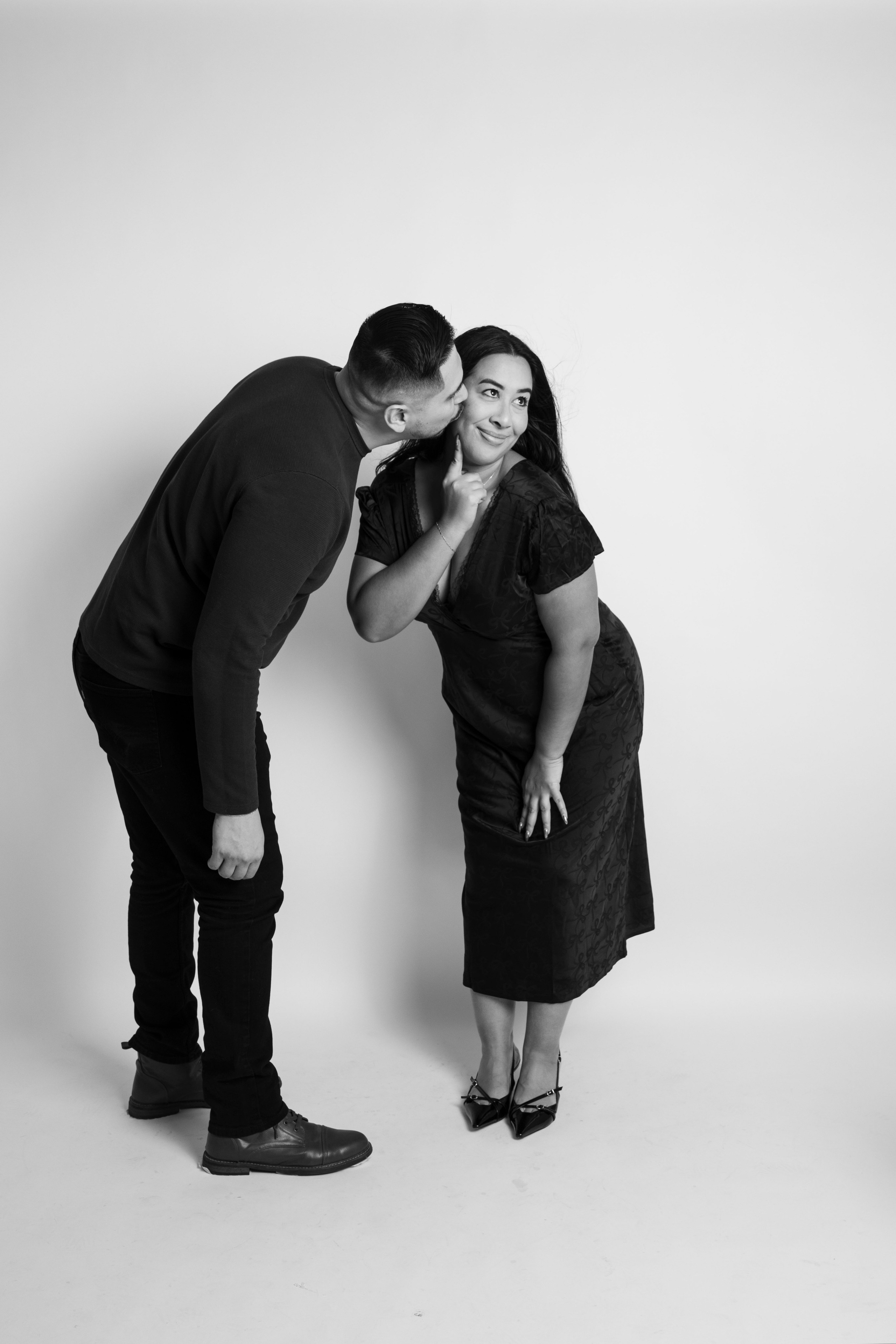 Белый фон. SHOOT IT YOURSELF — SELF PORTRAIT STUDIO IN CHICAGO