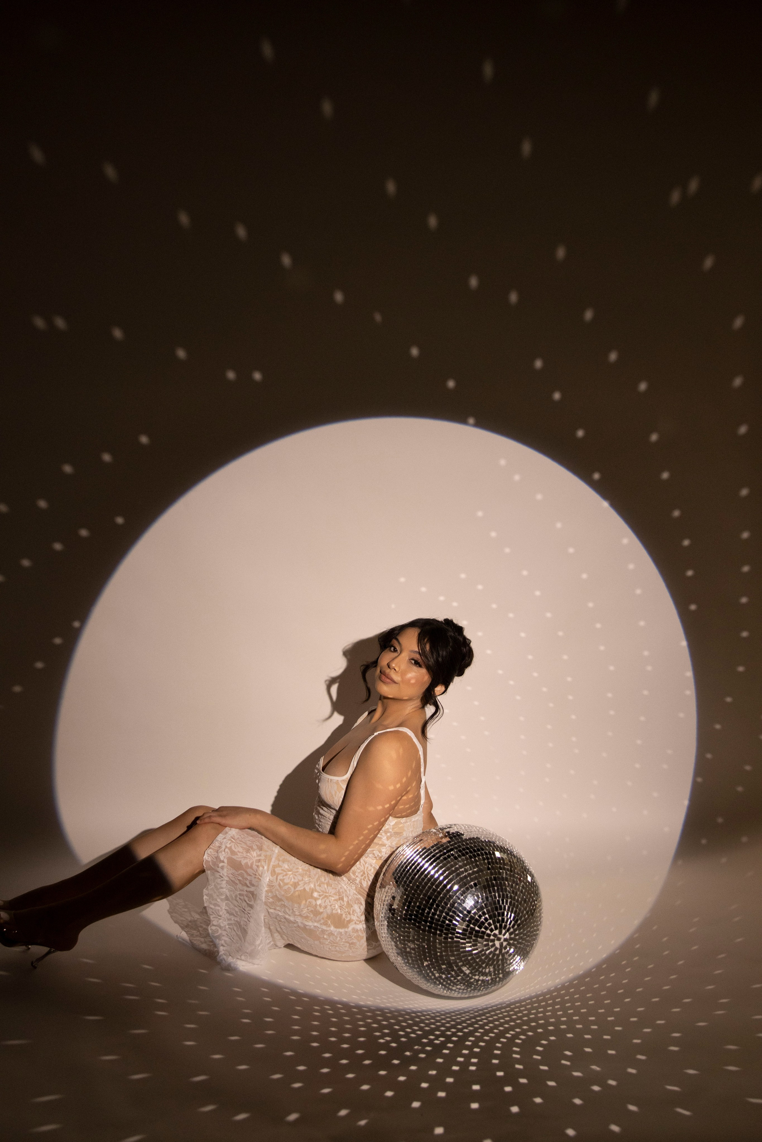 Spotlight. SHOOT IT YOURSELF — SELF PORTRAIT STUDIO IN CHICAGO