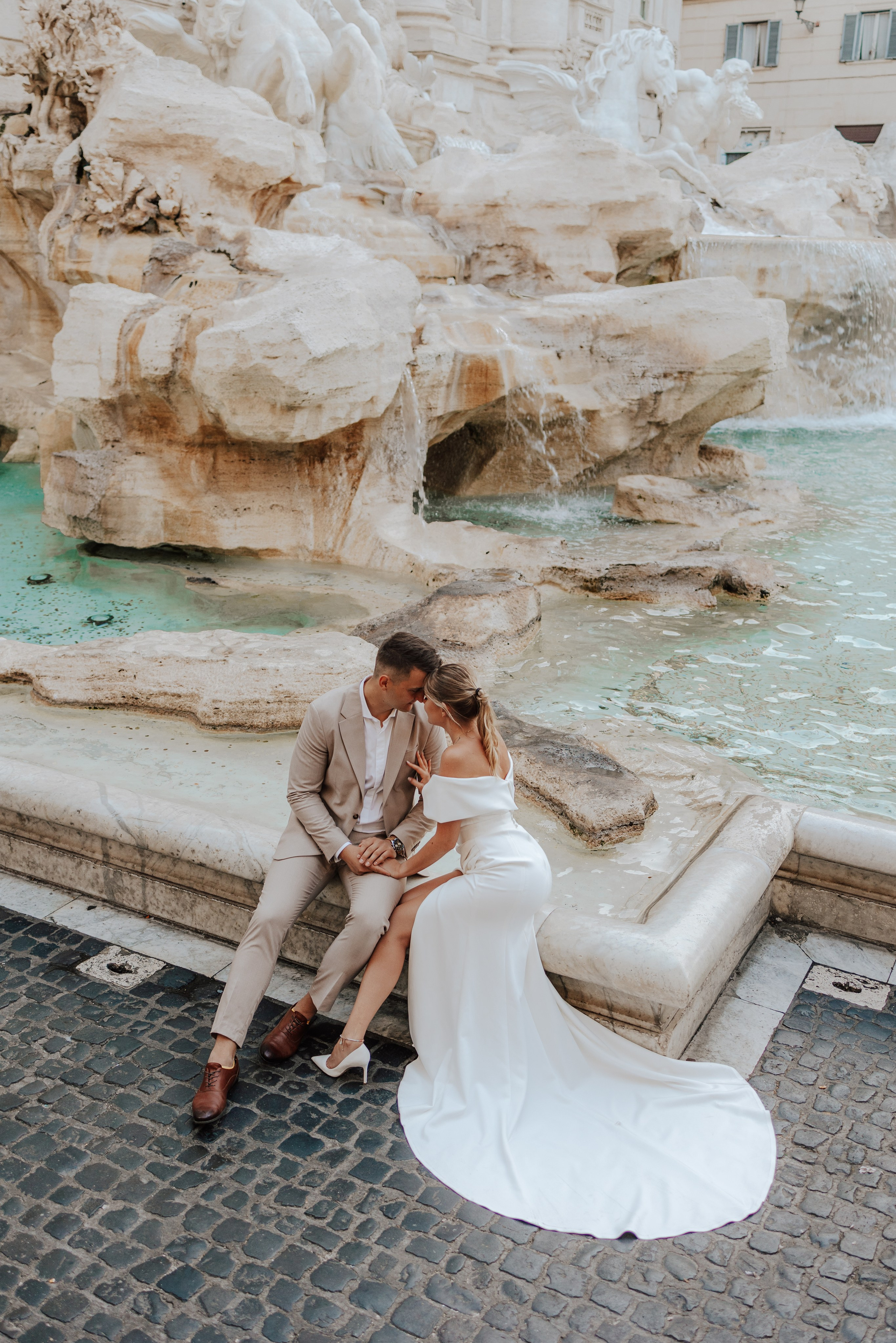 Rzym – pełen historii, ciepła i włoskiego temperamentu – stał się tłem dla wyjątkowej historii Klaudii i Michała 🤎. Fotograf Siedlce