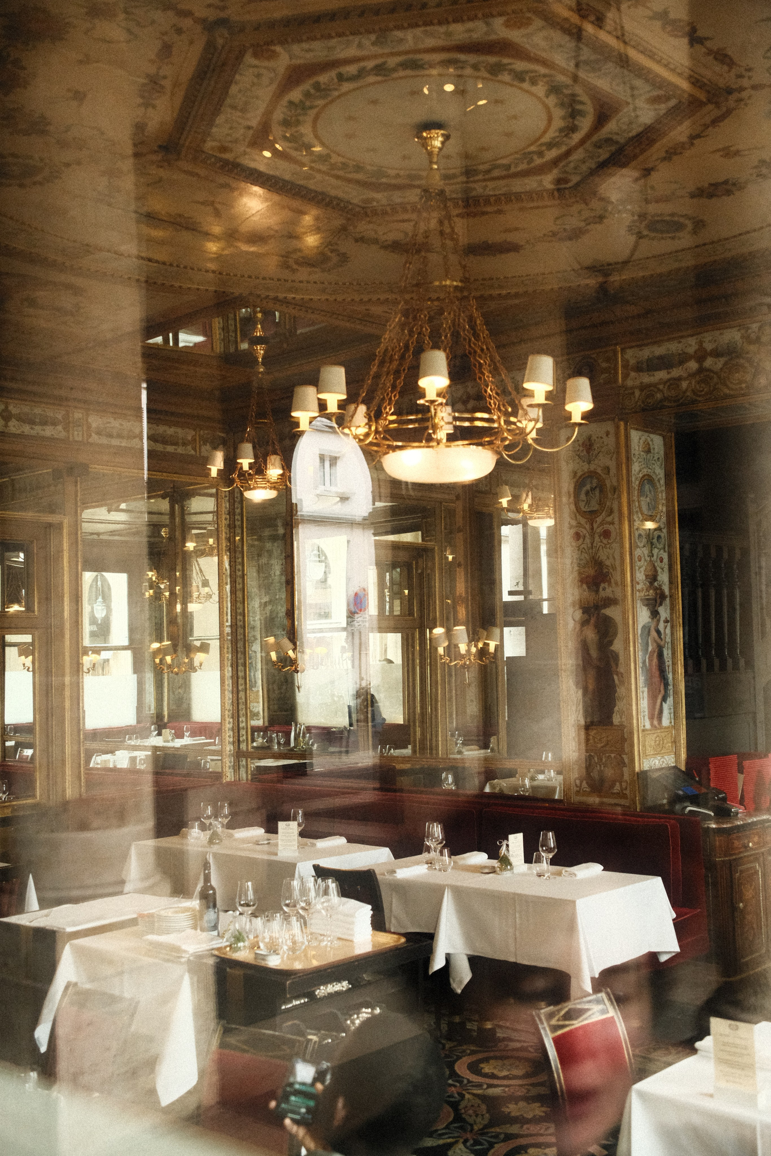 Paris , Parisian streets, Fujifilm x-s20, fuji in Paris, fuji colours