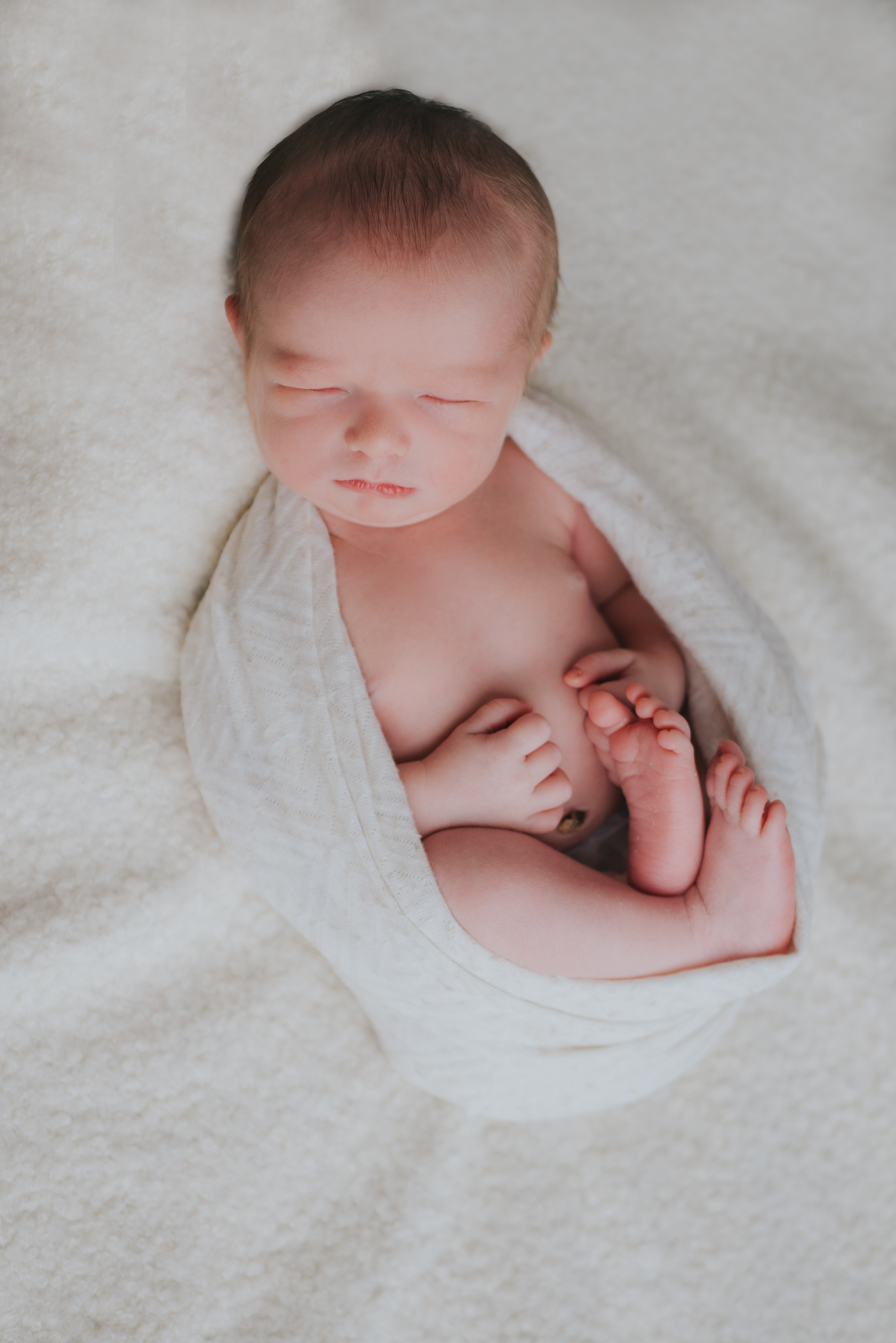 Your Montreal in-home Newborn Session  — what to expect, how to prepare and what to take in consideration. Mimosa Studios — Motherhood & Family Photographer in Montreal