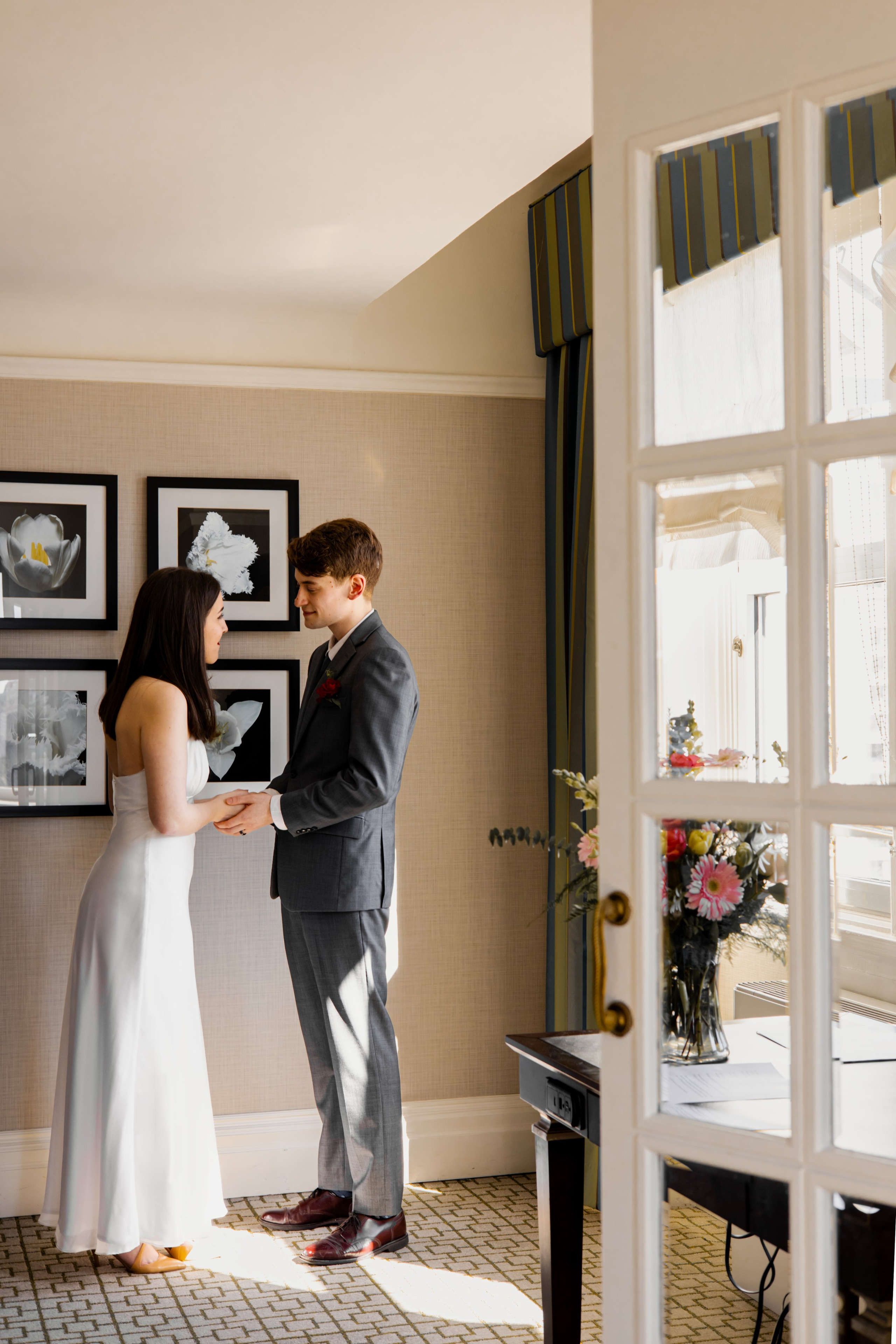 Small wedding ceremony. Photographer Ottawa Jane Krasnopolska