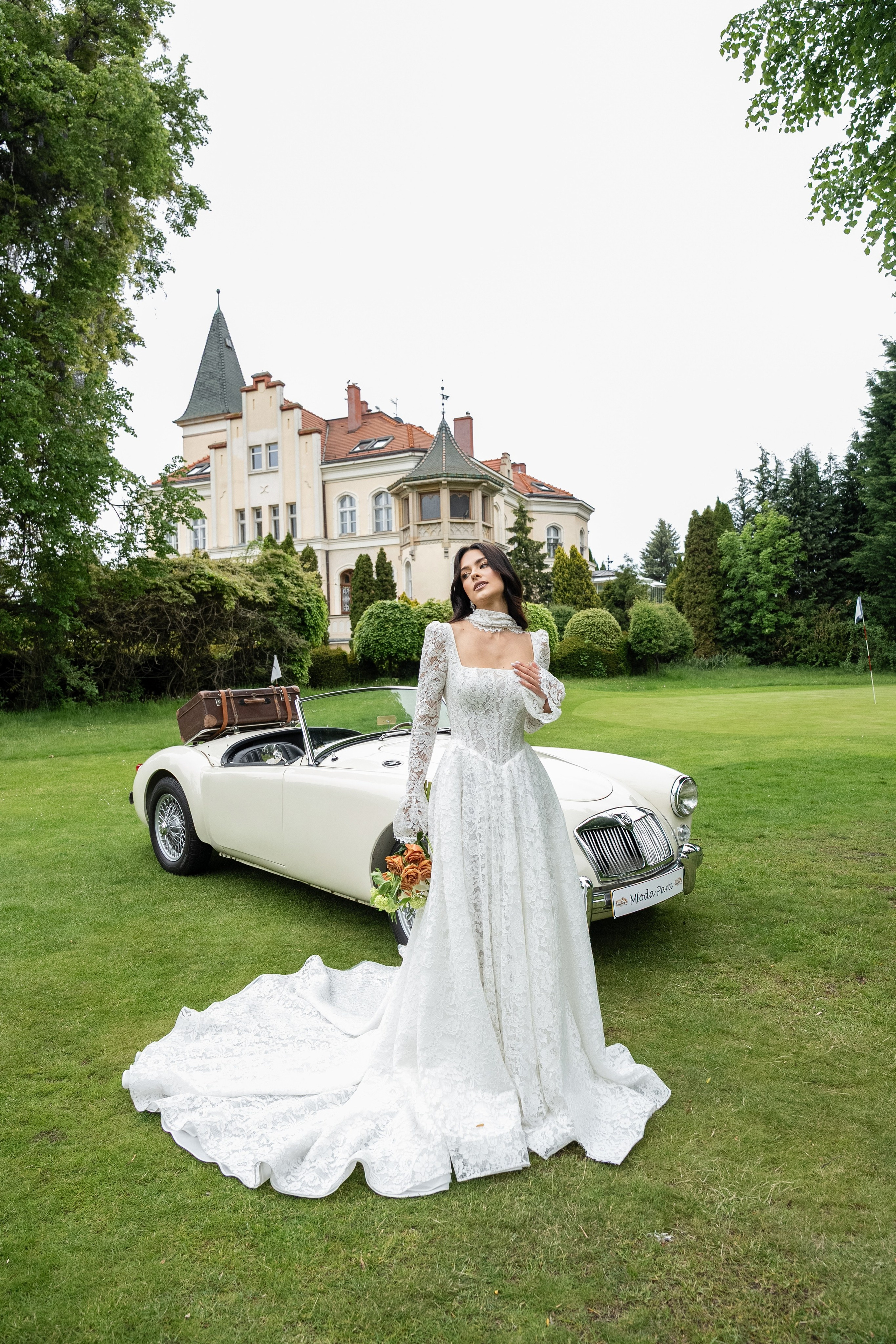 Jak zatrudnić fotografa ślubnego w Europie: poradnik dla par z USA. SL Wedding Photo: ponadczasowa fotografia ślubna | Wrocław & Europa