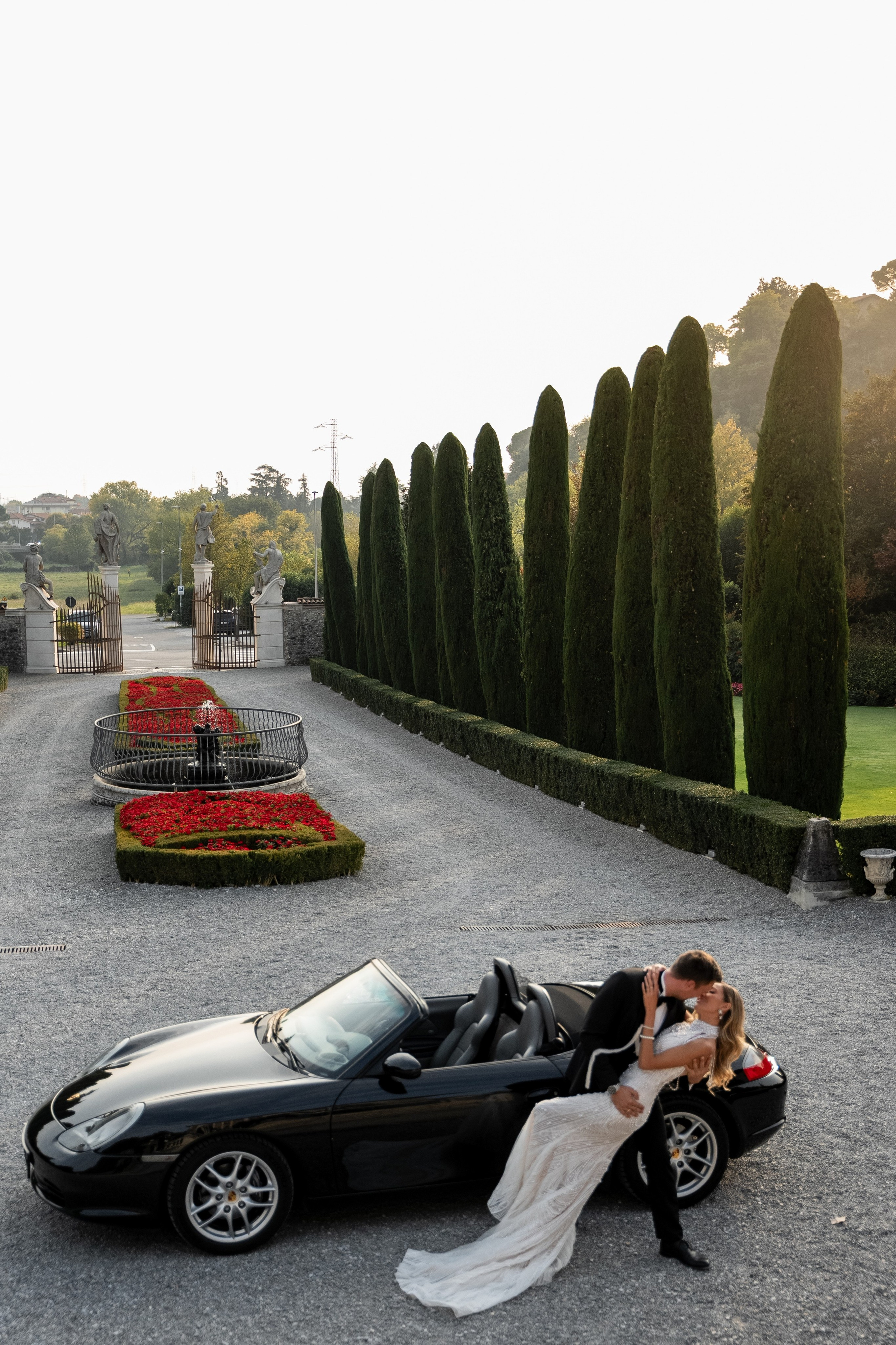 Wedding Car Photoshoot Ideas: Examples in Europe