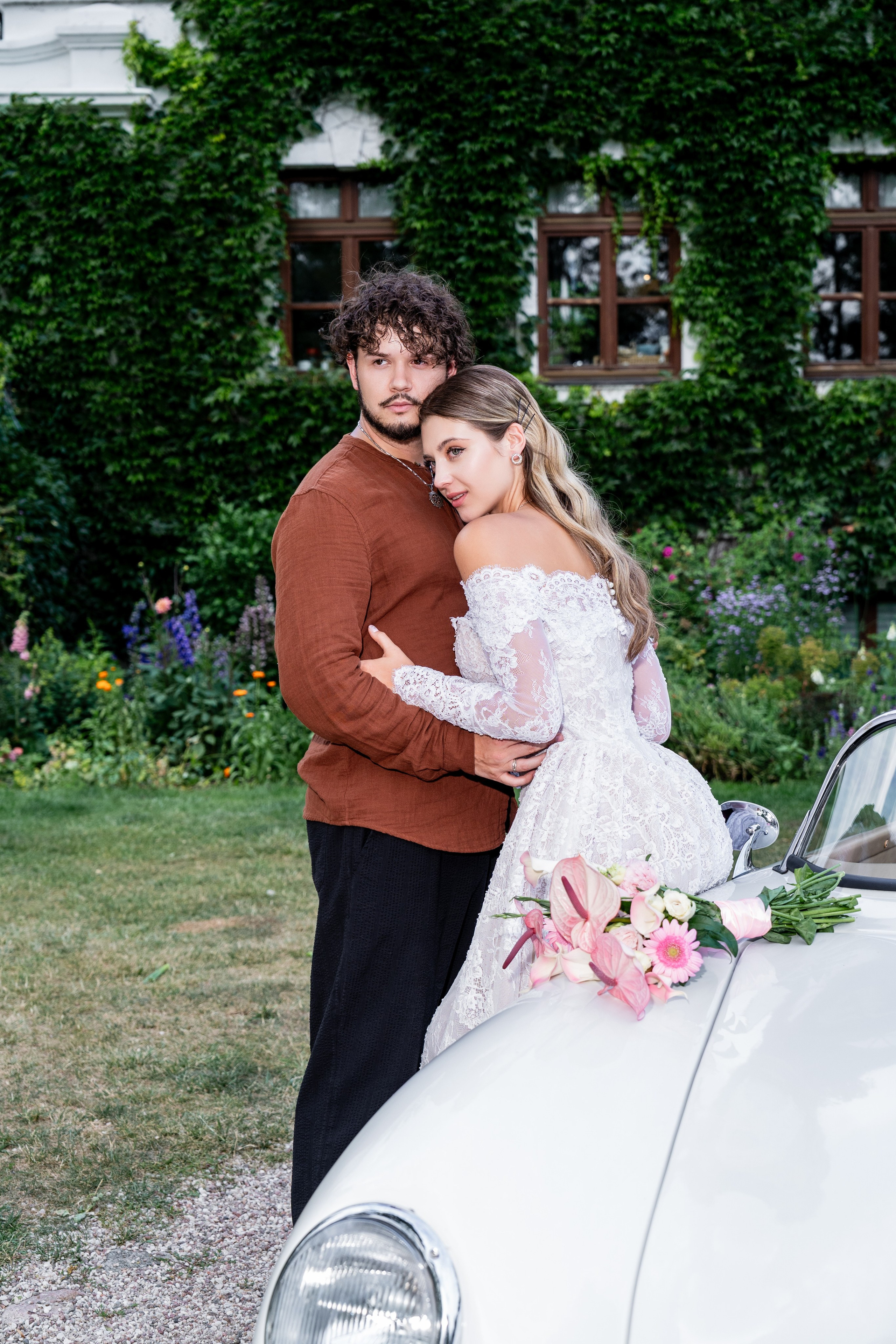 Wedding Car Photoshoot Ideas: Examples in Europe