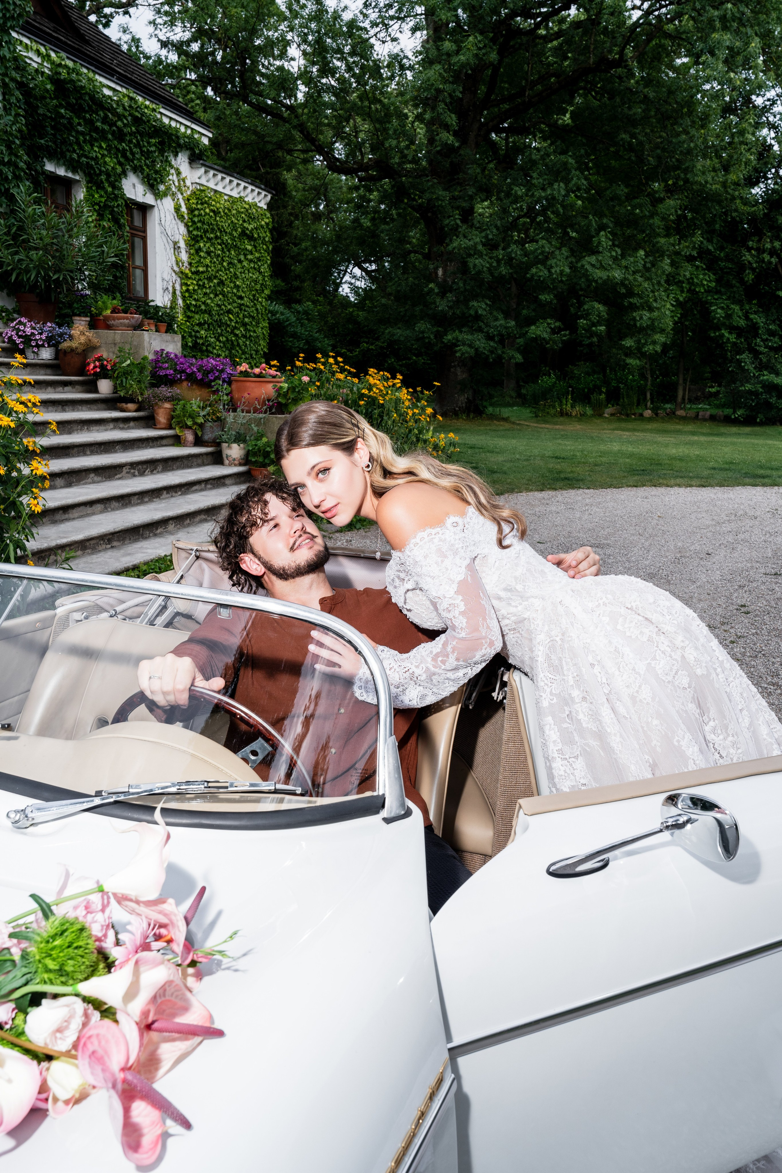 Find the Best English-Speaking Wedding Photographer in Poland. SL Wedding Photo — Editorial, Elegant & Timeless Wedding Photography in Poland and Across Europe