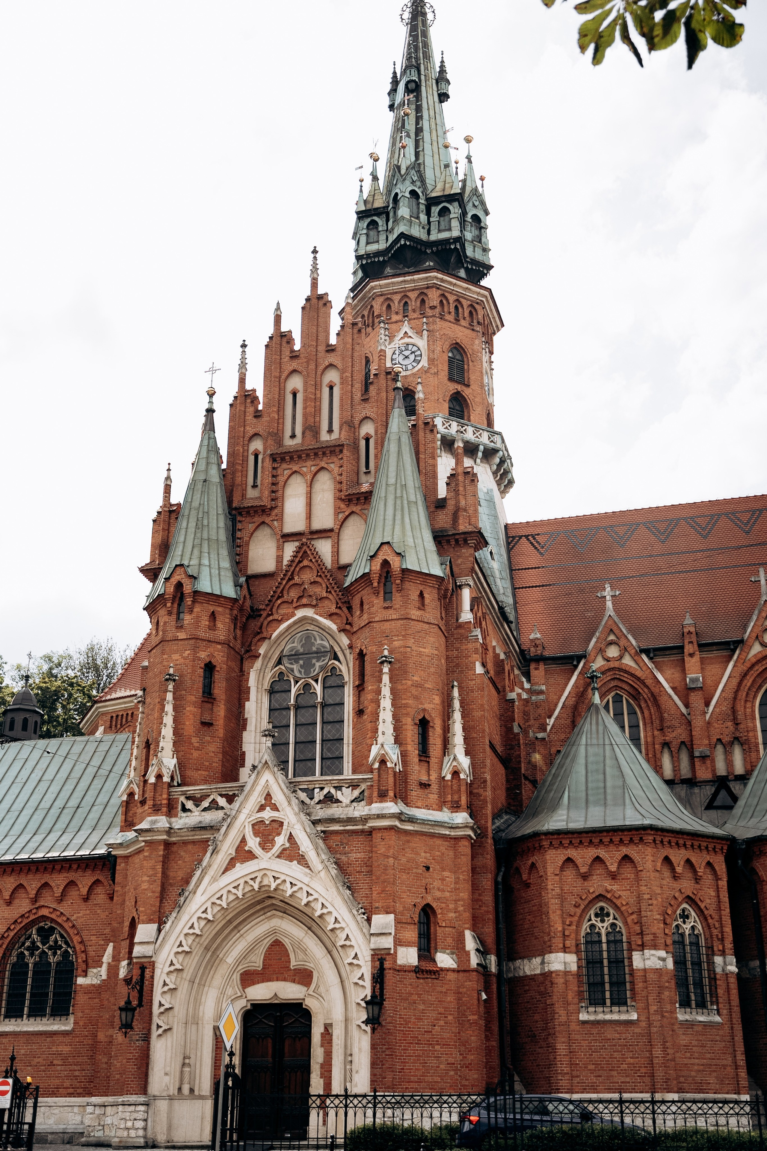 Fotografia ślubna w kościele w Polsce: porady i prawdziwe przykłady zdjęć
