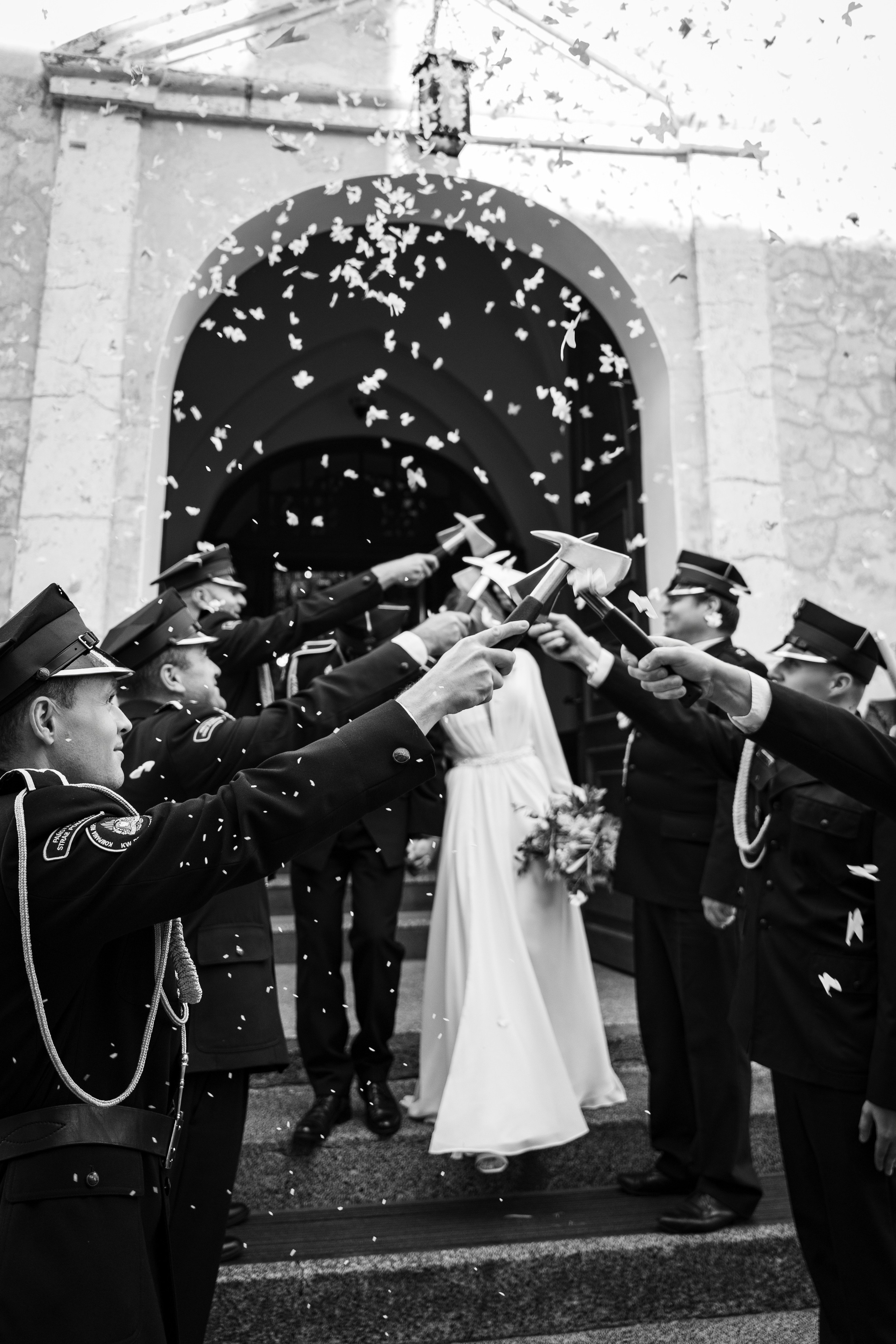 Fotografia ślubna w kościele w Polsce: porady i prawdziwe przykłady zdjęć
