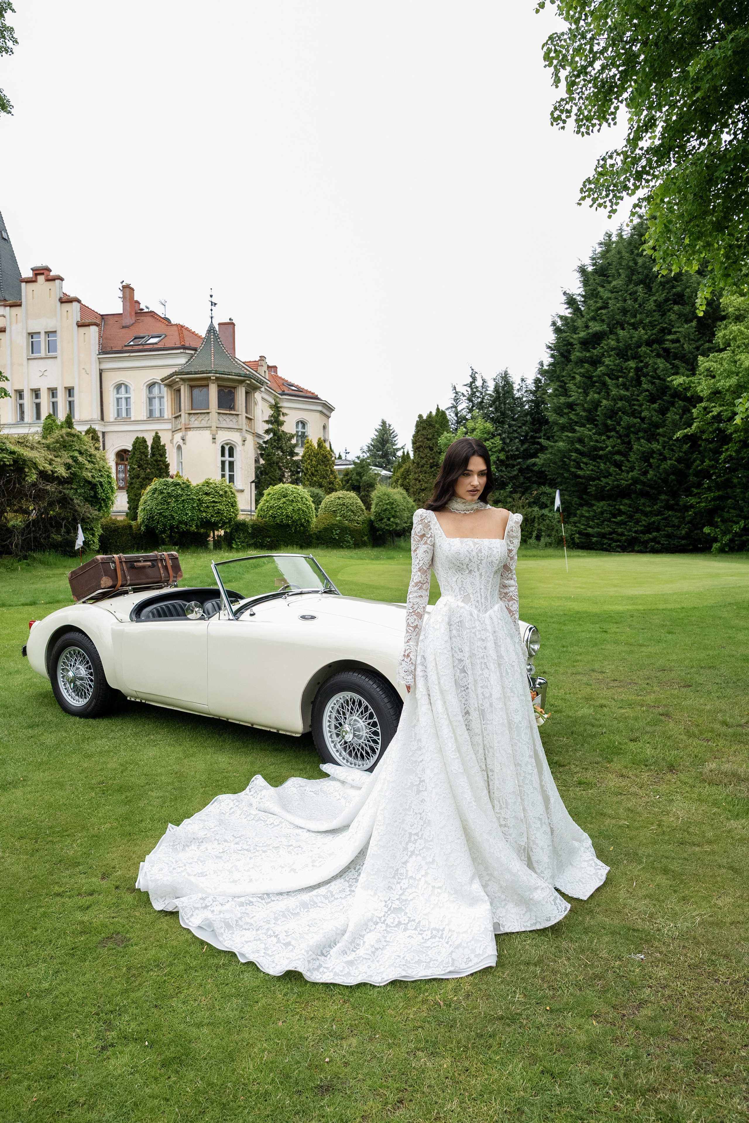 Wedding Car Photoshoot Ideas: Examples in Europe
