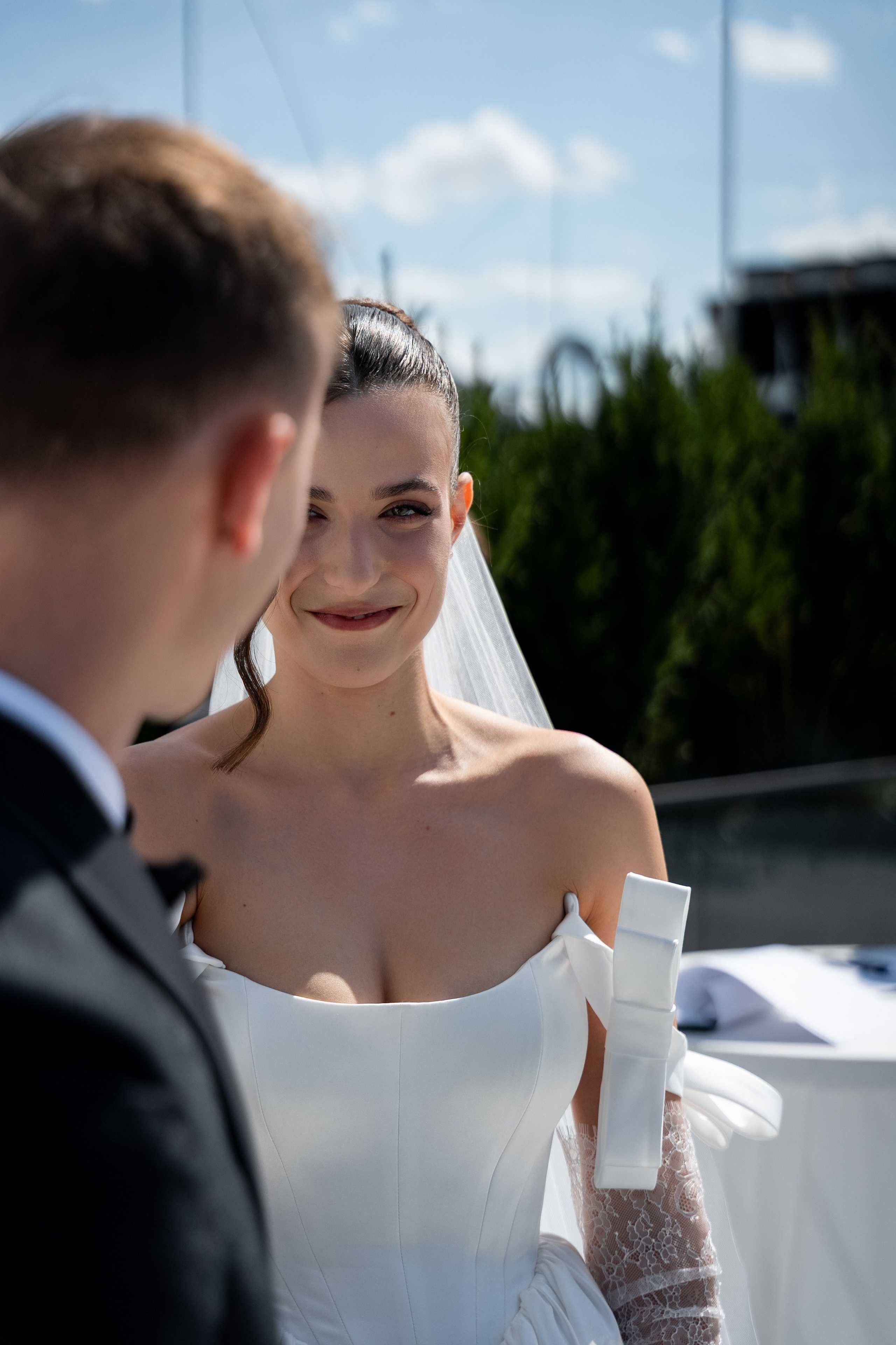Pełny dzień ślubu w Q Hotel Plus Wrocław Bielany: 12 godzin pracy 1 fotografa. SL Wedding Photo — Editorial, Elegant & Timeless Wedding Photography in Poland and Across Europe