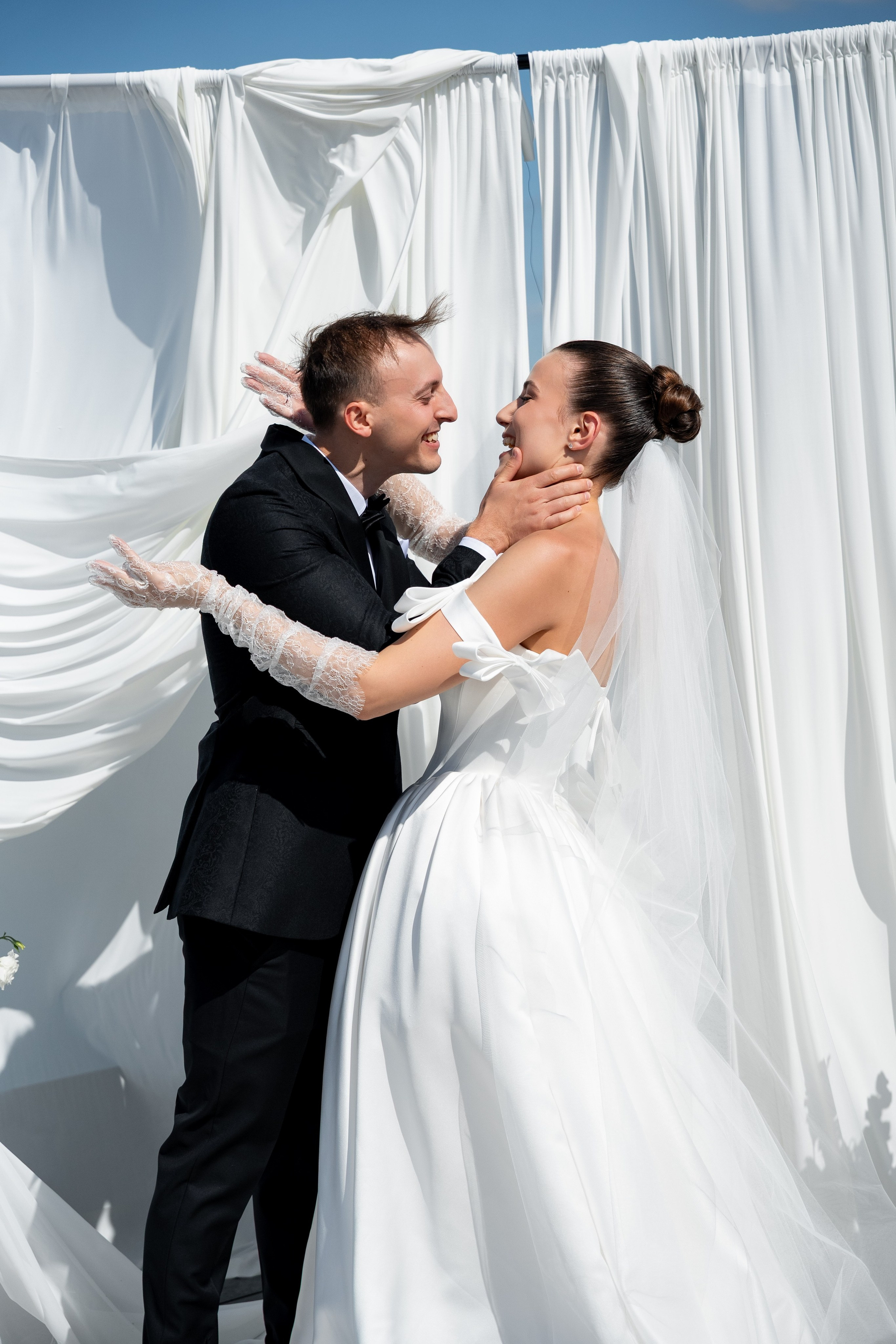 Pełny dzień ślubu w Q Hotel Plus Wrocław Bielany: 12 godzin pracy 1 fotografa. SL Wedding Photo — Editorial, Elegant & Timeless Wedding Photography in Poland and Across Europe
