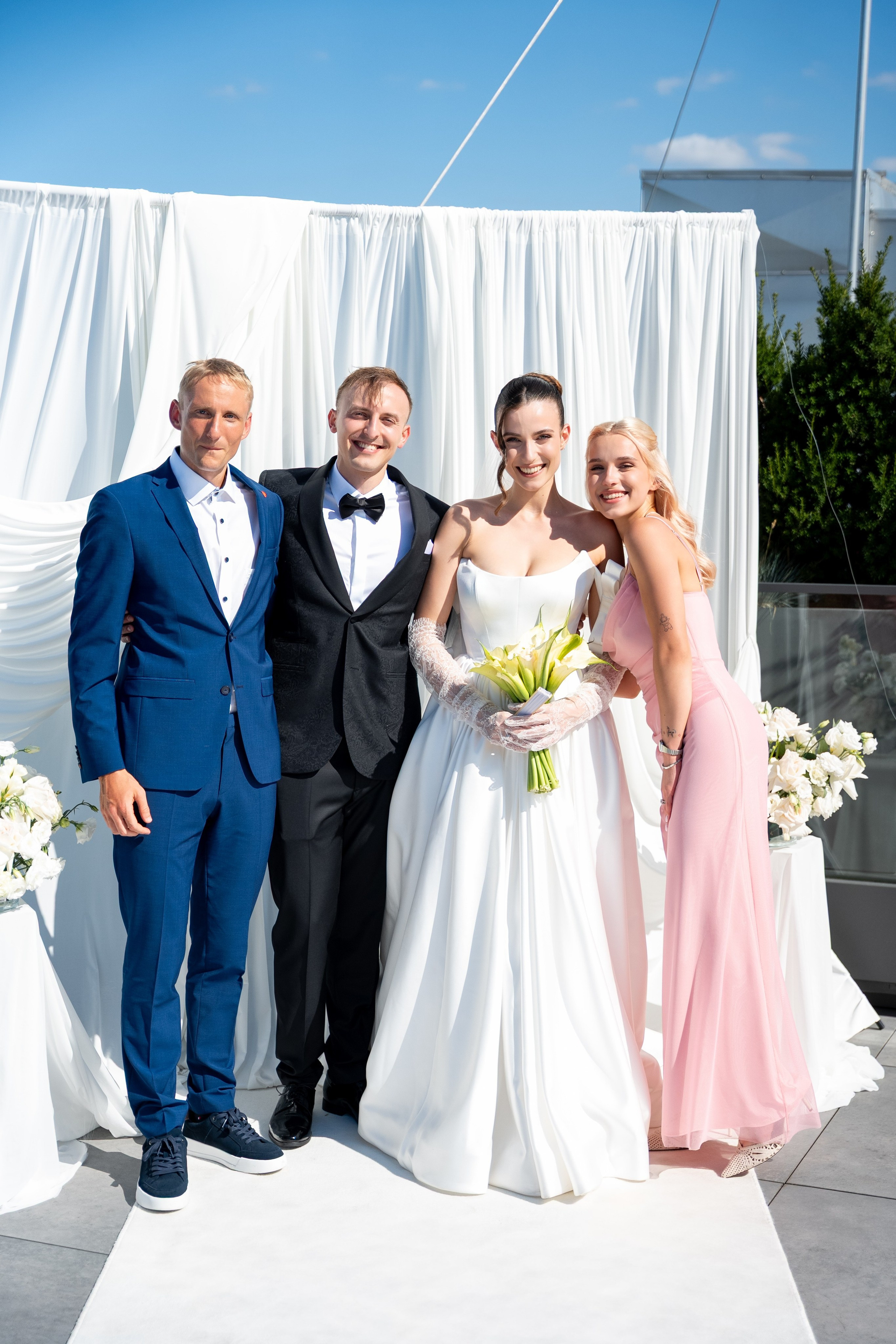 Pełny dzień ślubu w Q Hotel Plus Wrocław Bielany: 12 godzin pracy 1 fotografa. SL Wedding Photo — Editorial, Elegant & Timeless Wedding Photography in Poland and Across Europe