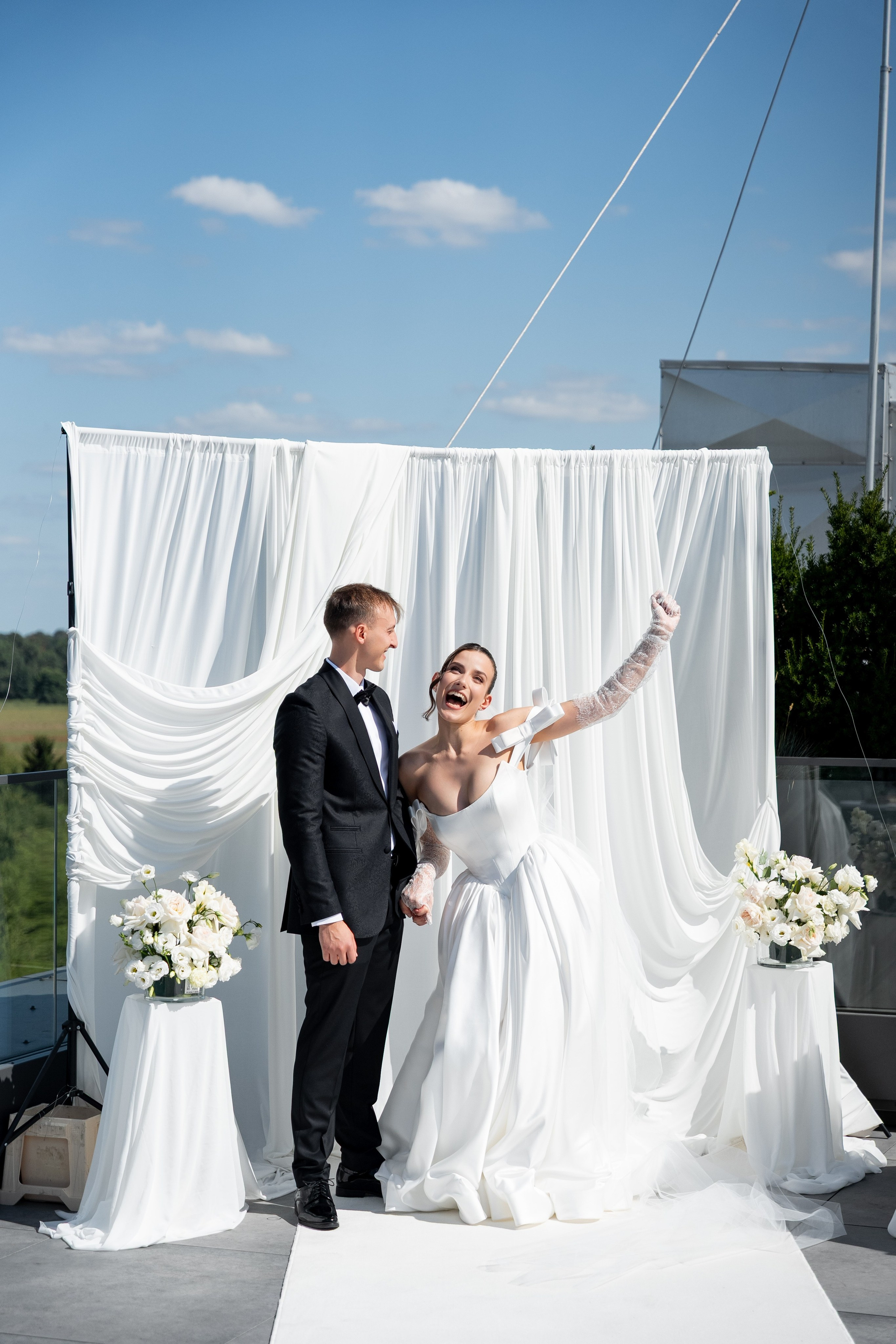 Pełny dzień ślubu w Q Hotel Plus Wrocław Bielany: 12 godzin pracy 1 fotografa. SL Wedding Photo — Editorial, Elegant & Timeless Wedding Photography in Poland and Across Europe