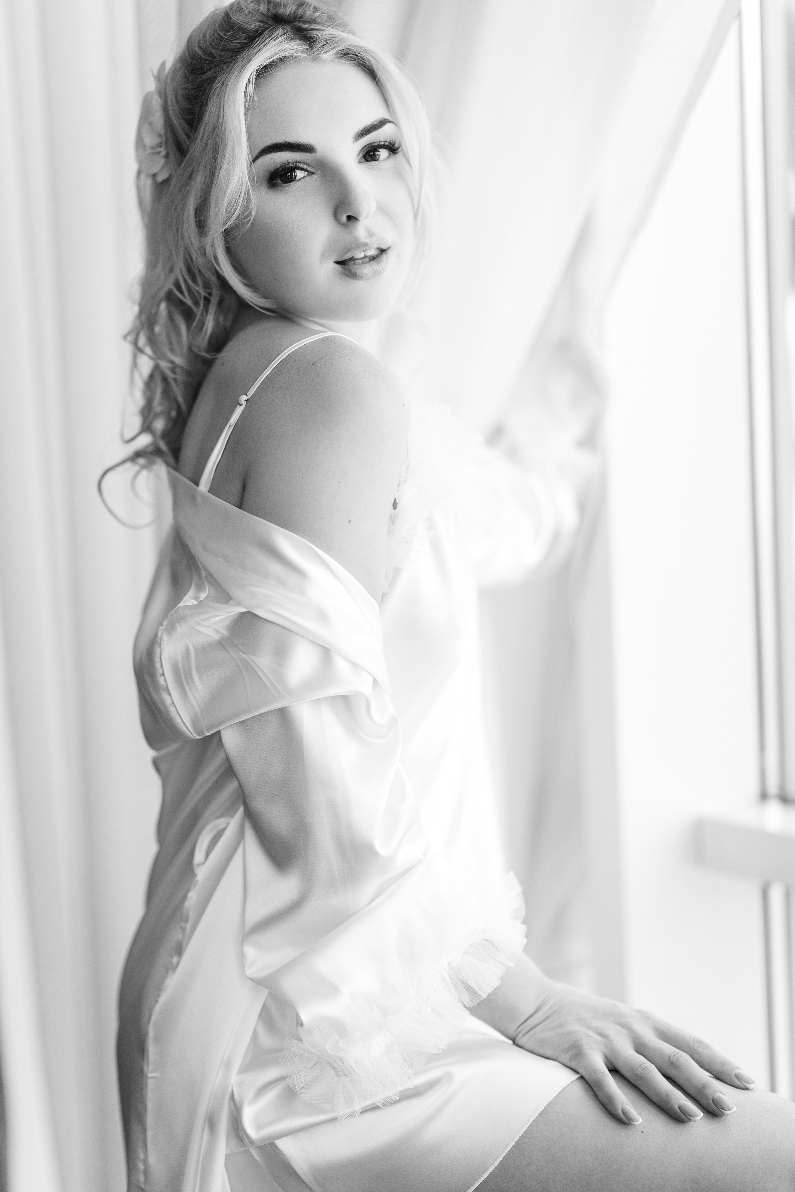 Portret Panny Młodej podczas przygotowań ślubnych w Haston City Hotel
