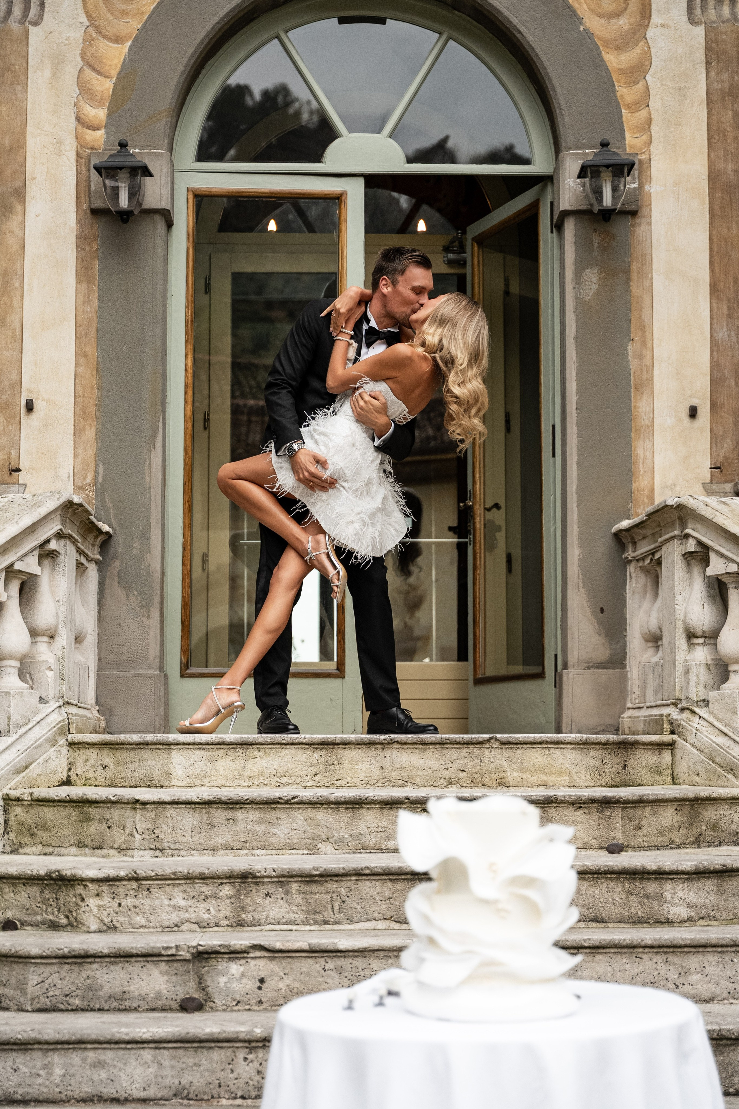 Wedding photographer duo