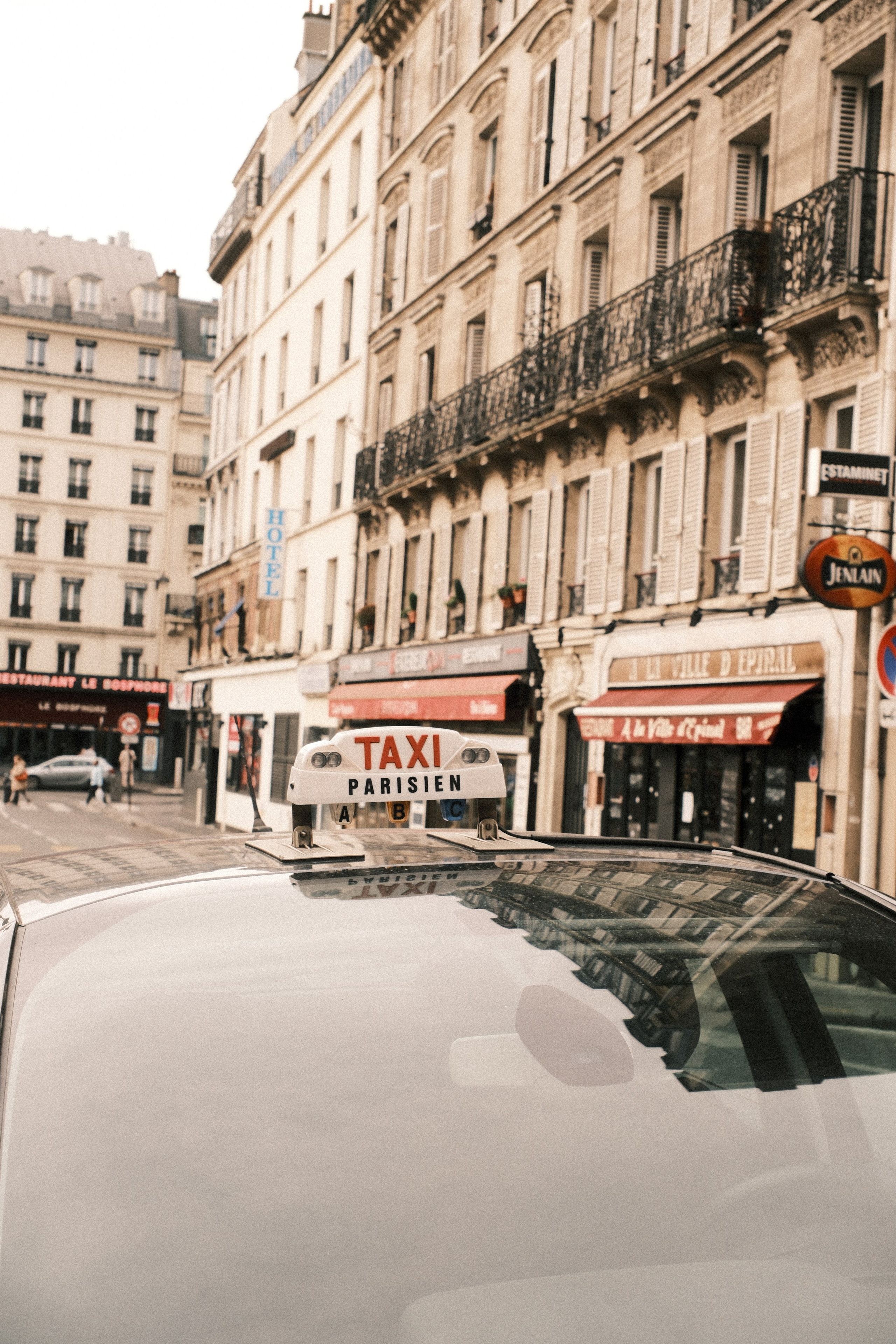 Paris , Parisian streets, Fujifilm x-s20, fuji in Paris, fuji colours