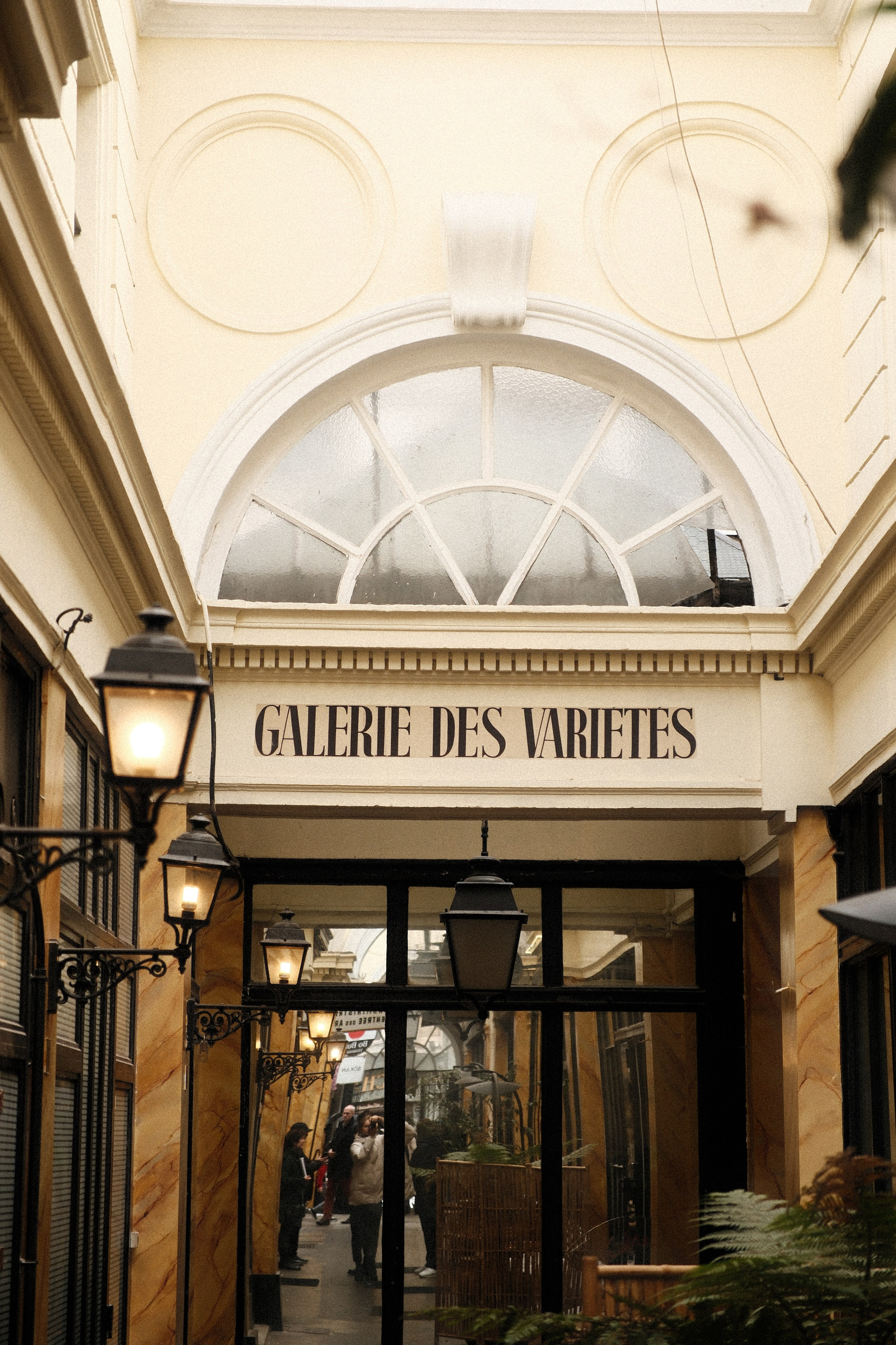 Paris , Parisian streets, Fujifilm x-s20, fuji in Paris, fuji colours