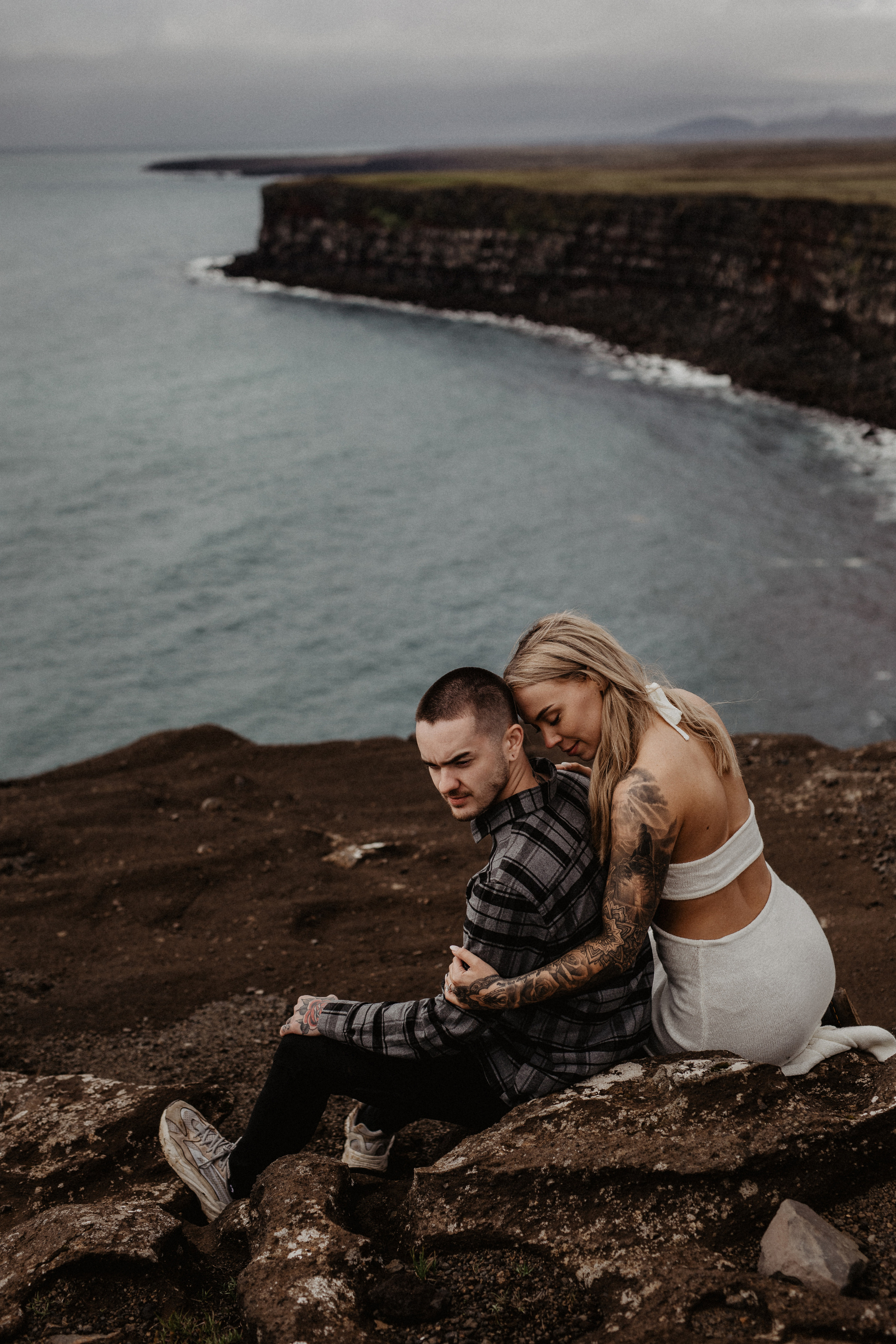 Adventure elopement photographer pricing guide. Iceland elopement photo and video | Nikolaichik Photo