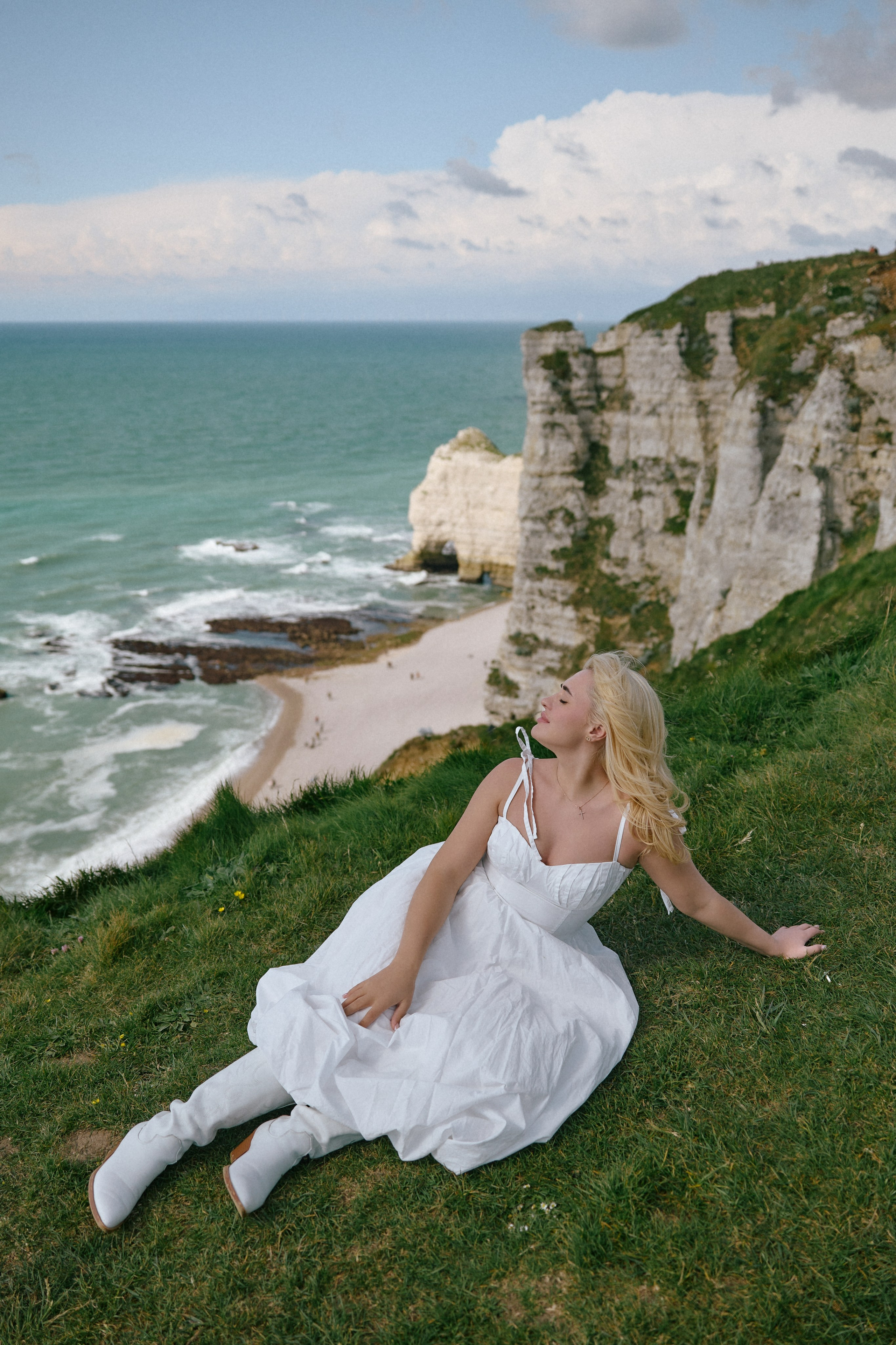 Photoshooting in Étretat from August 2025 to October 2026 — current prices and conditions. Photographer Khrystyna Voronova