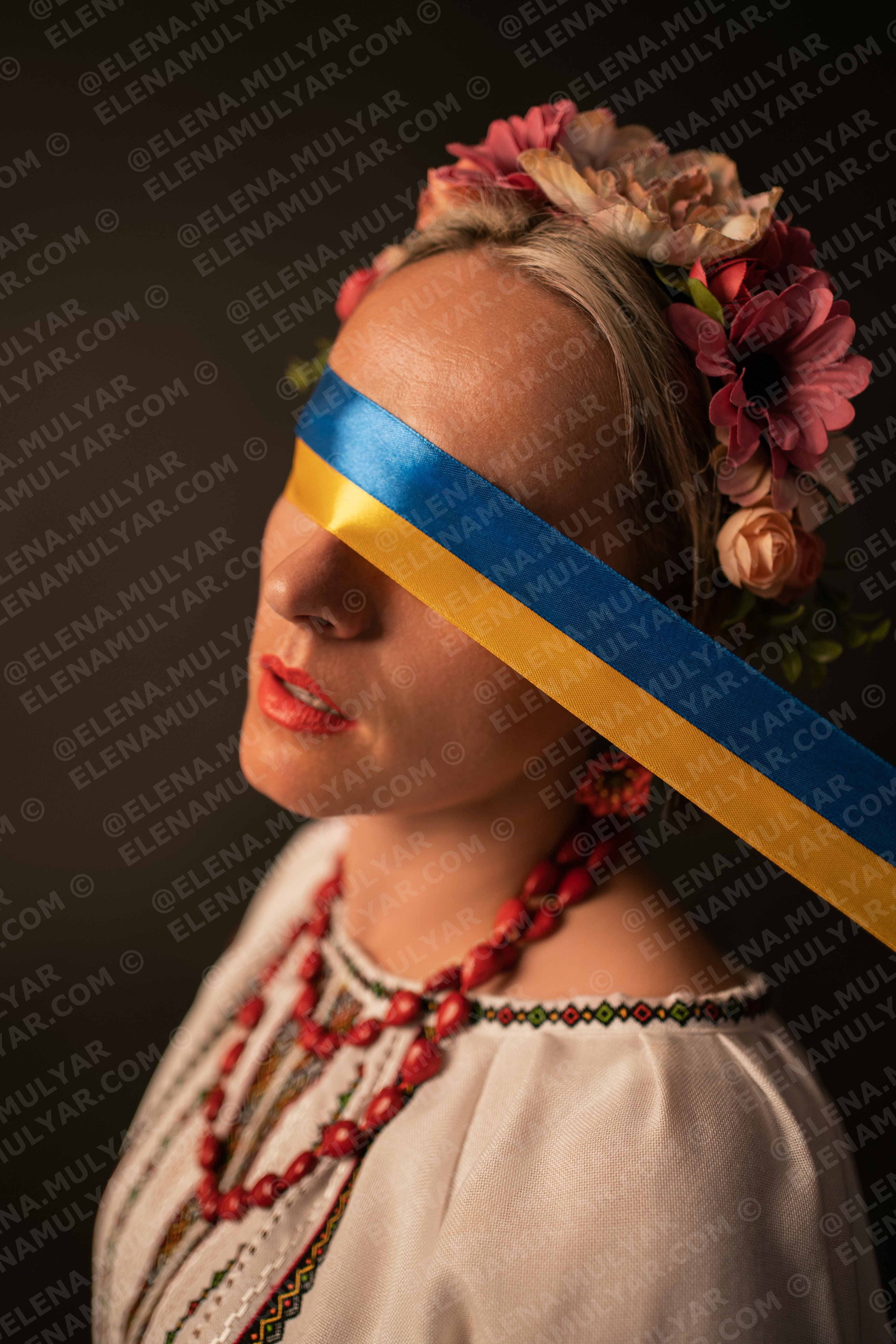 GALERIA BENEFICA 💛💙. Fotógrafo de bodas y familias en España, Málaga, Marbella