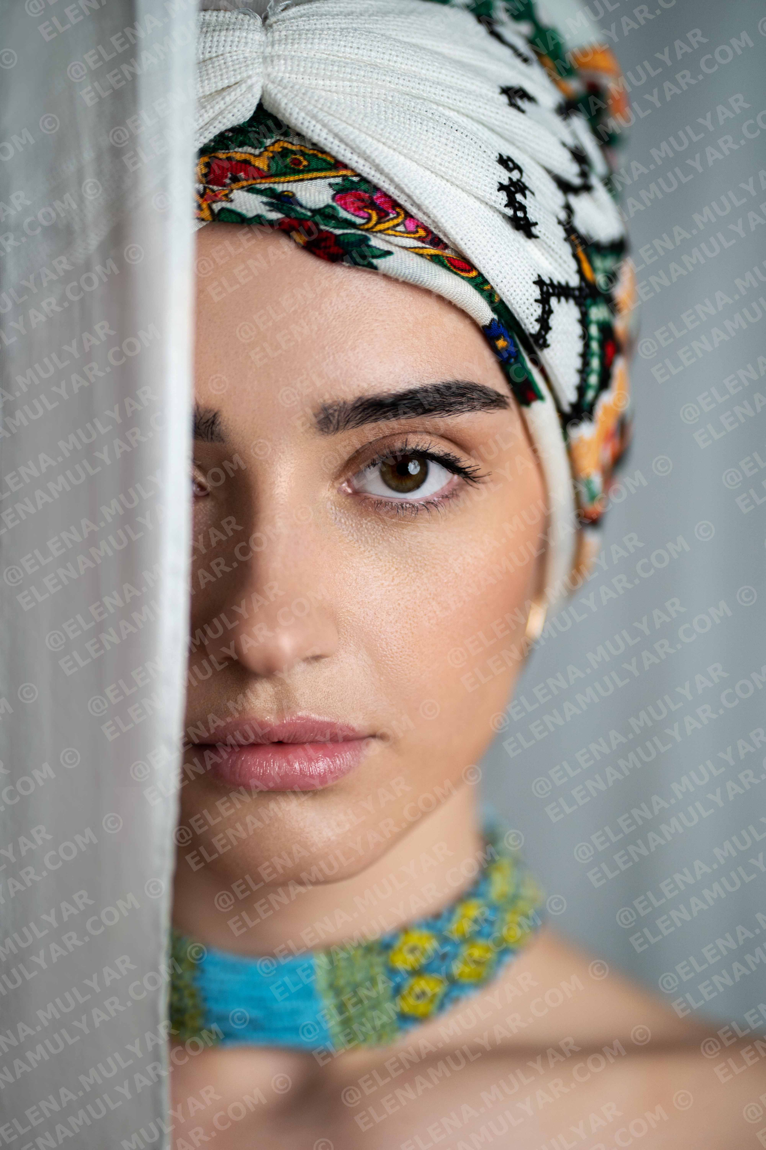 GALERIA BENEFICA 💛💙. Fotógrafo de bodas y familias en España, Málaga, Marbella