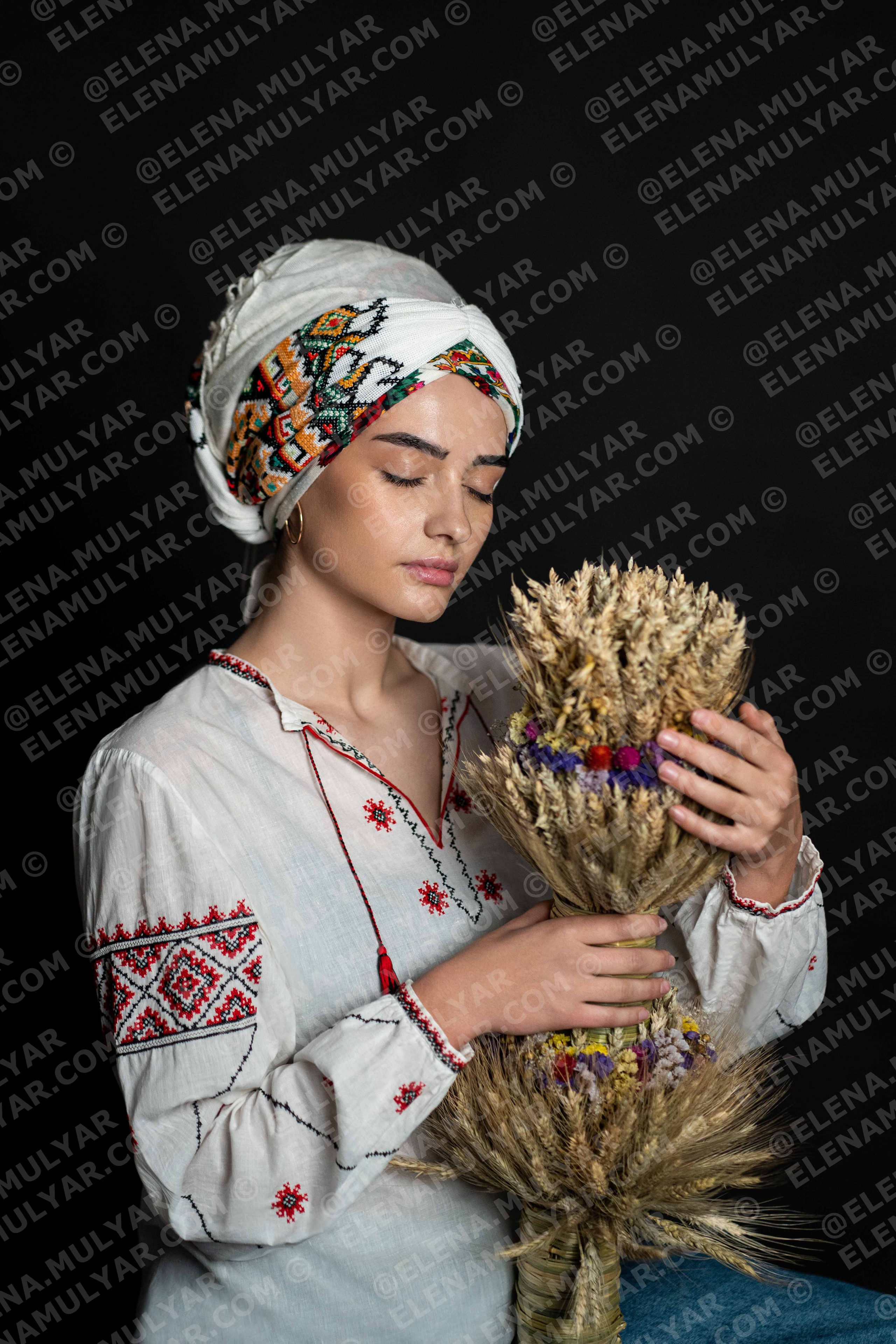 GALERIA BENEFICA 💛💙. Fotógrafo de bodas y familias en España, Málaga, Marbella