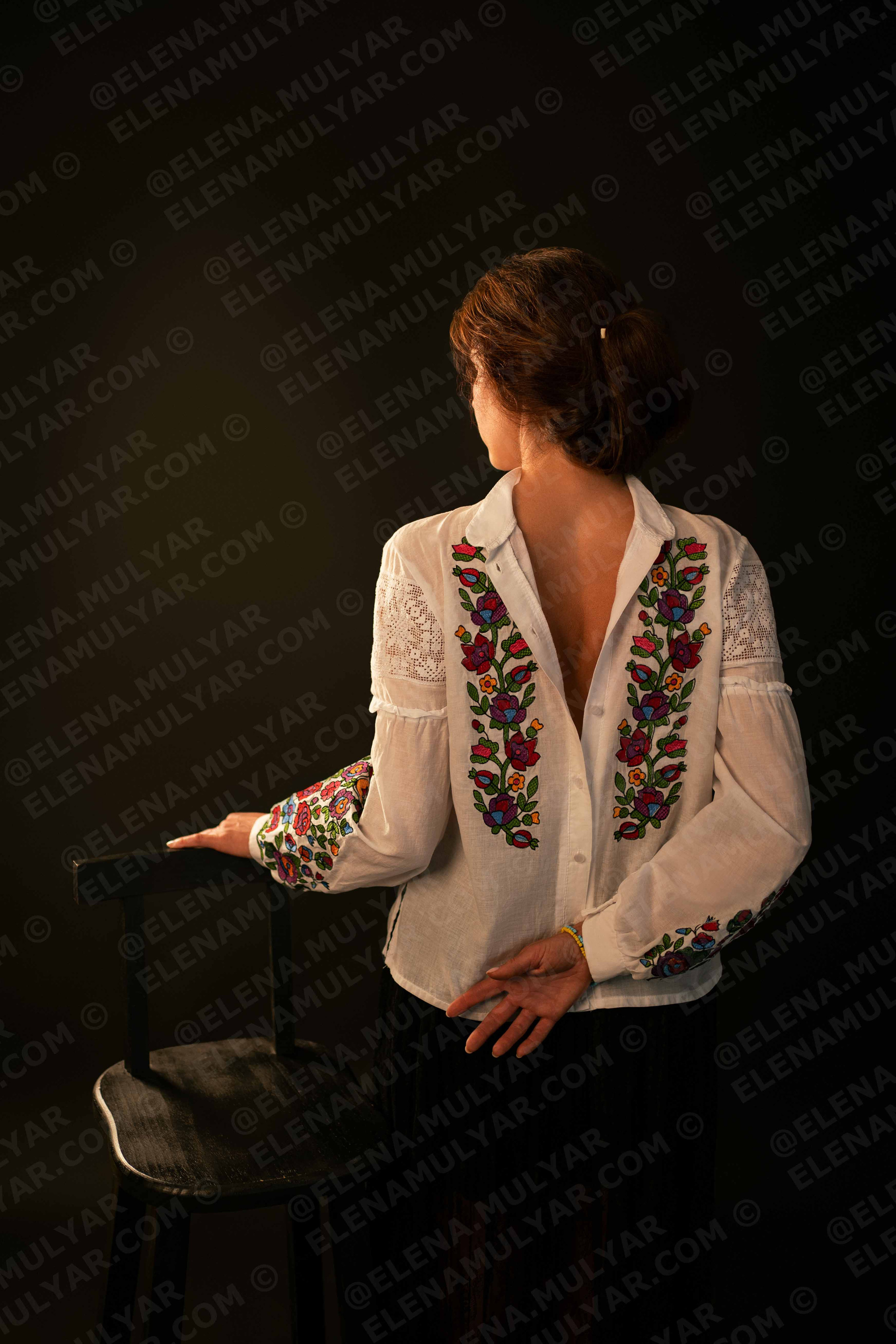 GALERIA BENEFICA 💛💙. Fotógrafo de bodas y familias en España, Málaga, Marbella