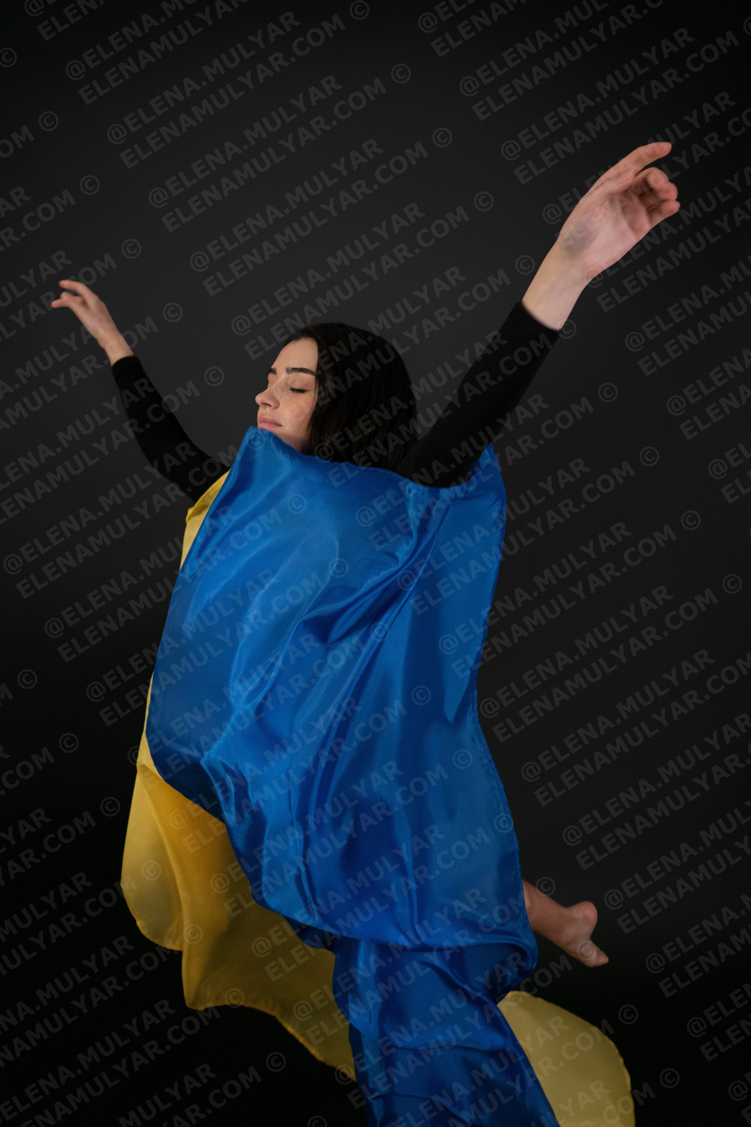 GALERIA BENEFICA 💛💙. Fotógrafo de bodas y familias en España, Málaga, Marbella