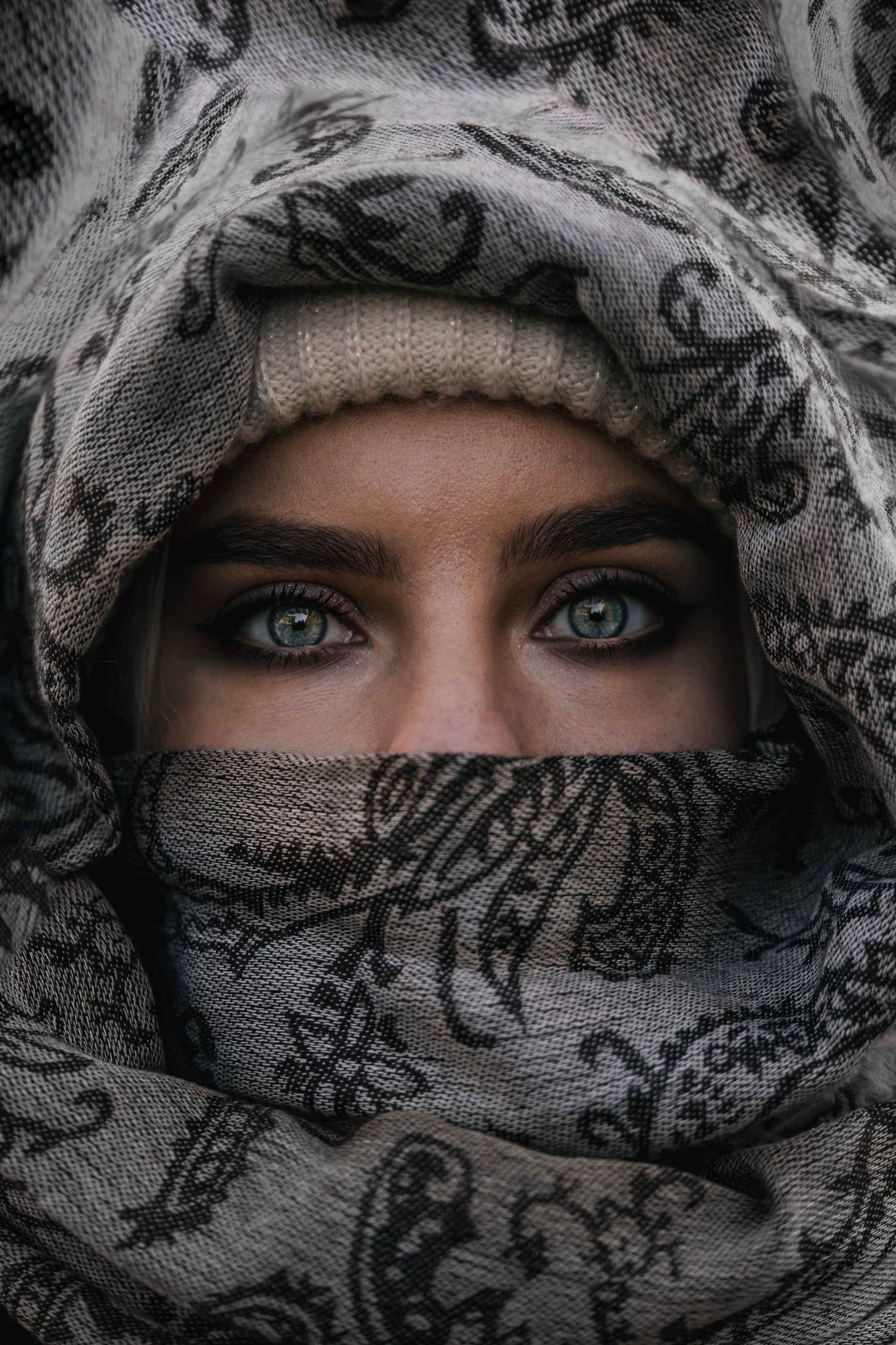 How to create a moody, cinematic edit in Lightroom. Fotografė Vilniuje Jurgita Zyman