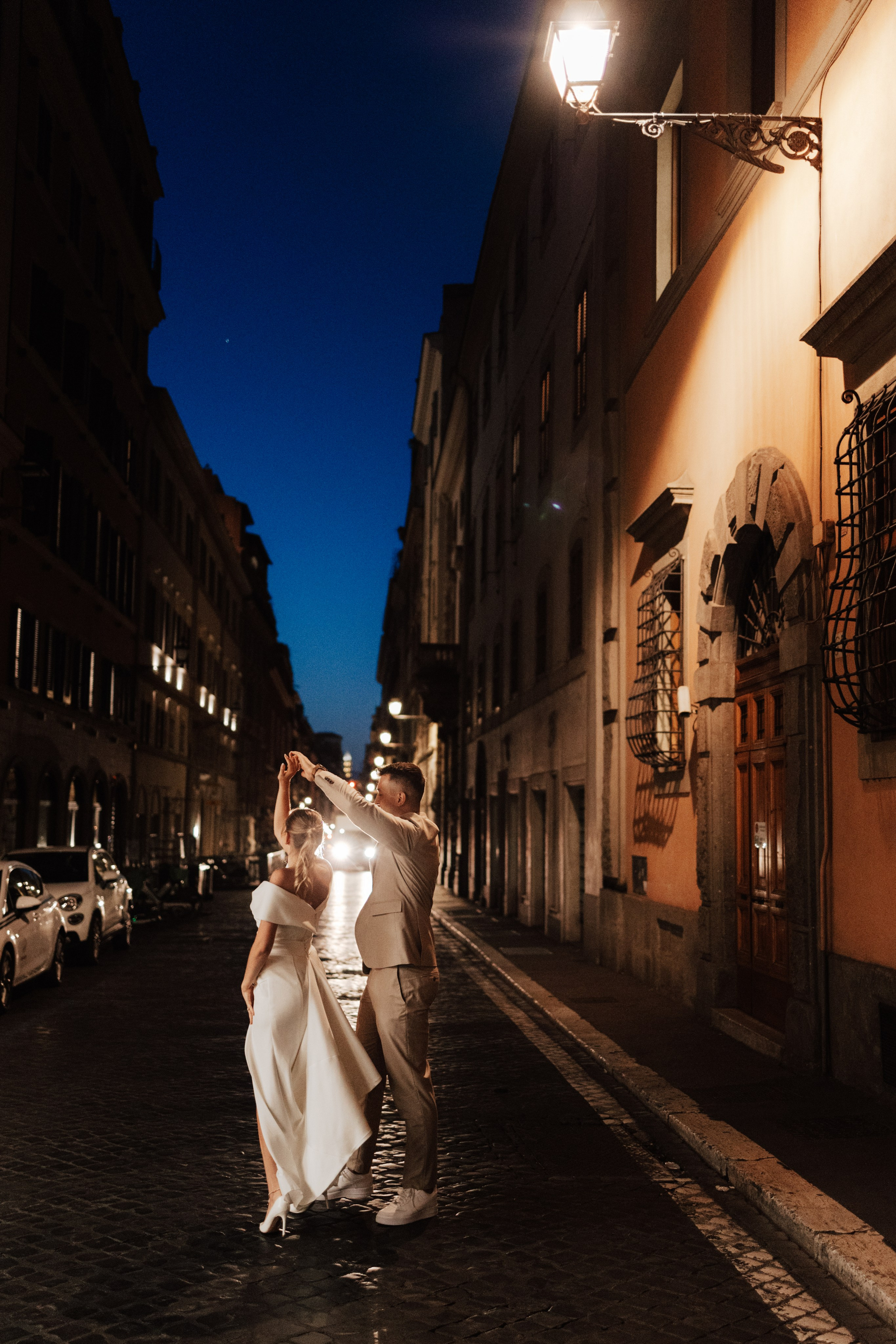 Rzym – pełen historii, ciepła i włoskiego temperamentu – stał się tłem dla wyjątkowej historii Klaudii i Michała 🤎. Fotograf Siedlce