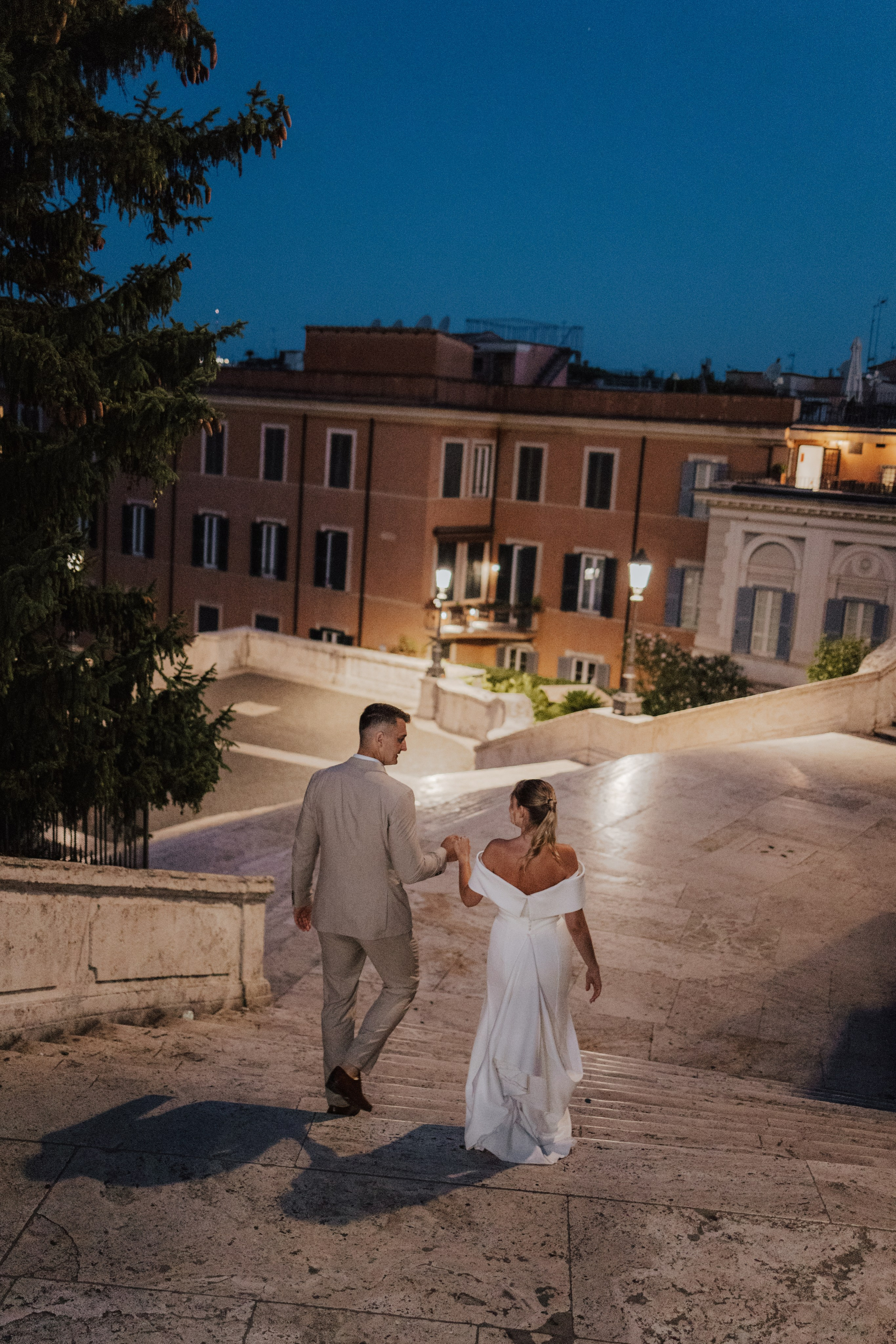 Rzym – pełen historii, ciepła i włoskiego temperamentu – stał się tłem dla wyjątkowej historii Klaudii i Michała 🤎. Fotograf Siedlce