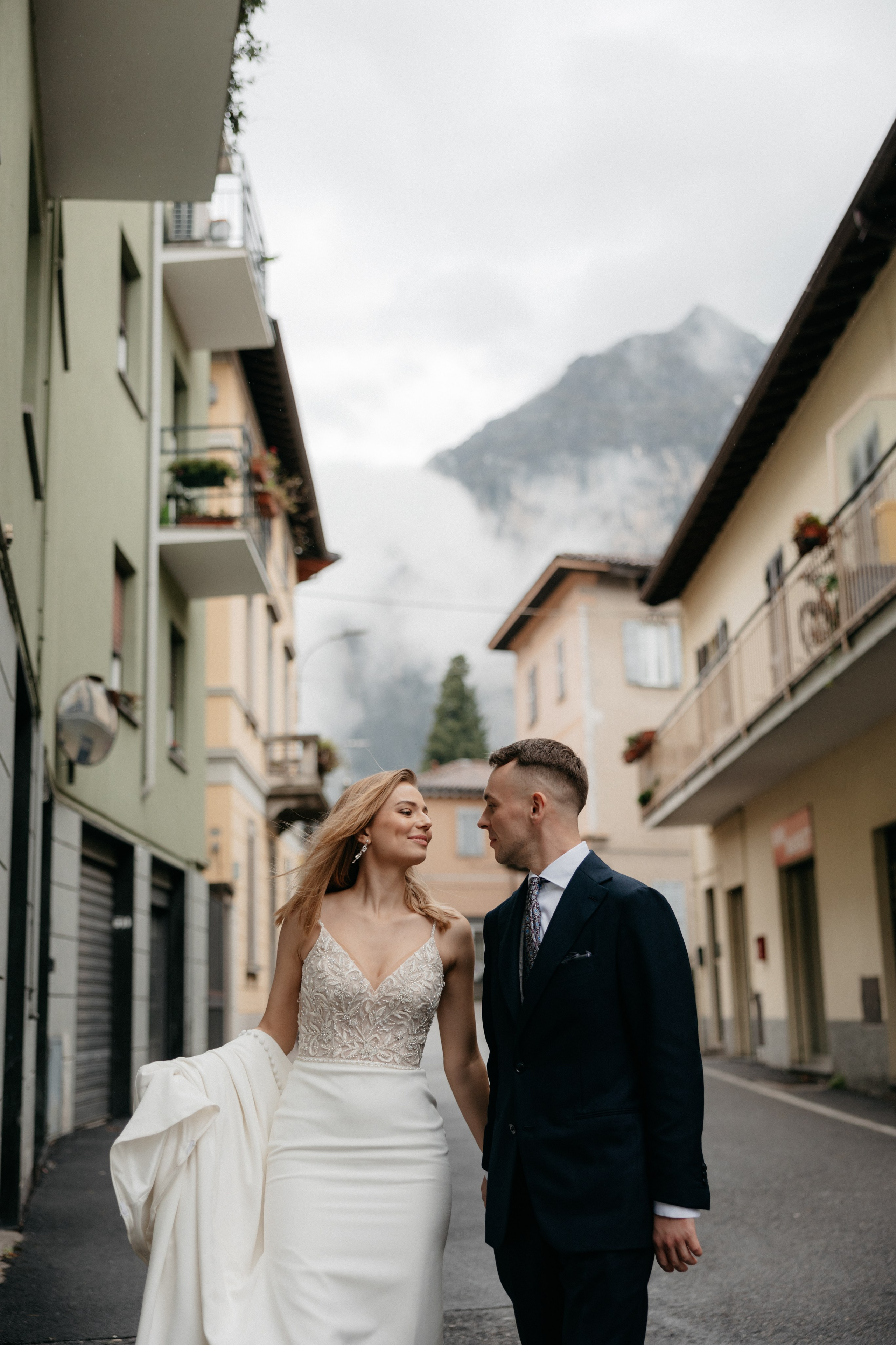 Od stylowych ulic Mediolanu po spokojne brzegi Jeziora Como 🩵. Fotograf Siedlce