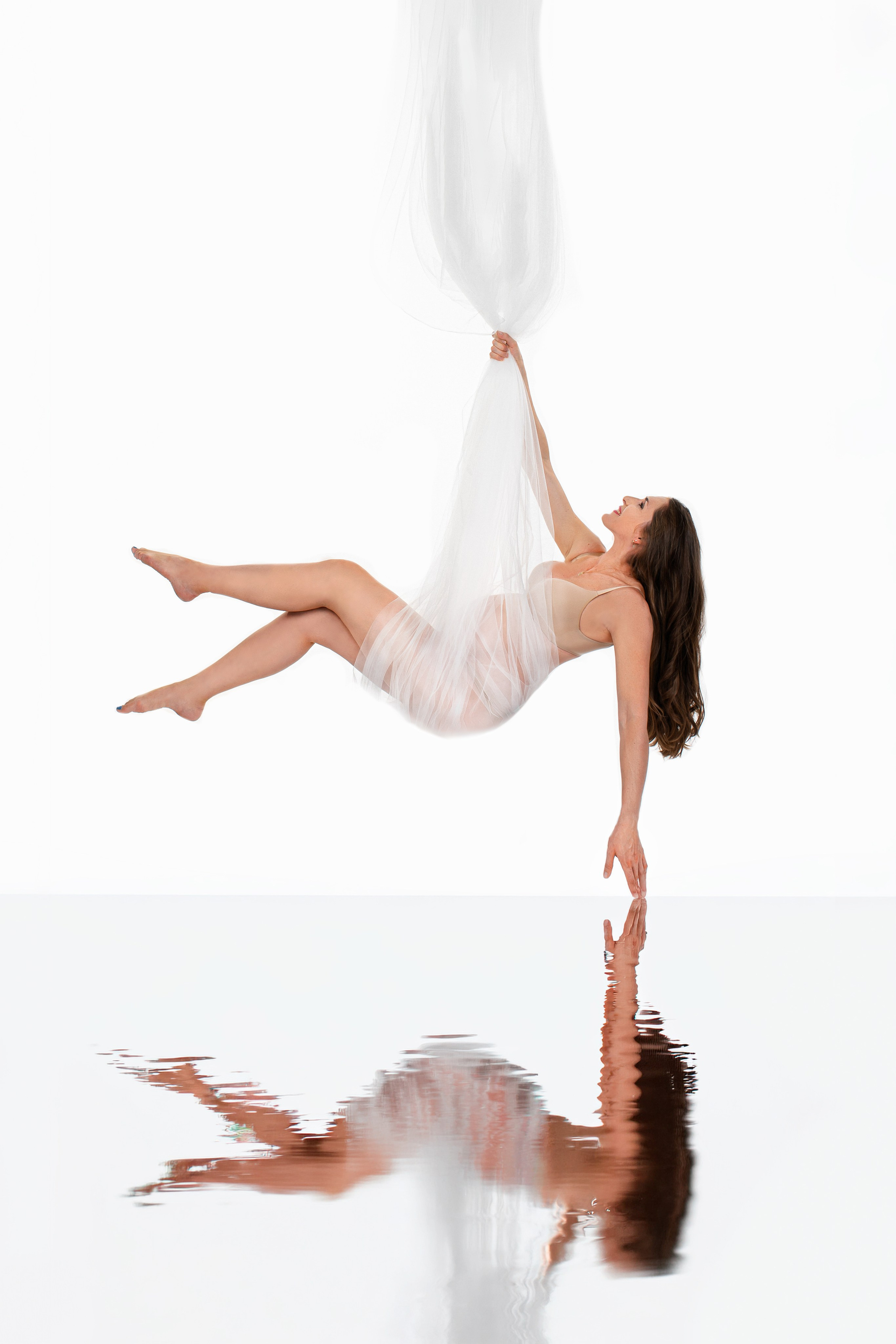 Yana Stelmakh | Newborn Photographer & Photography Educator in Prague
