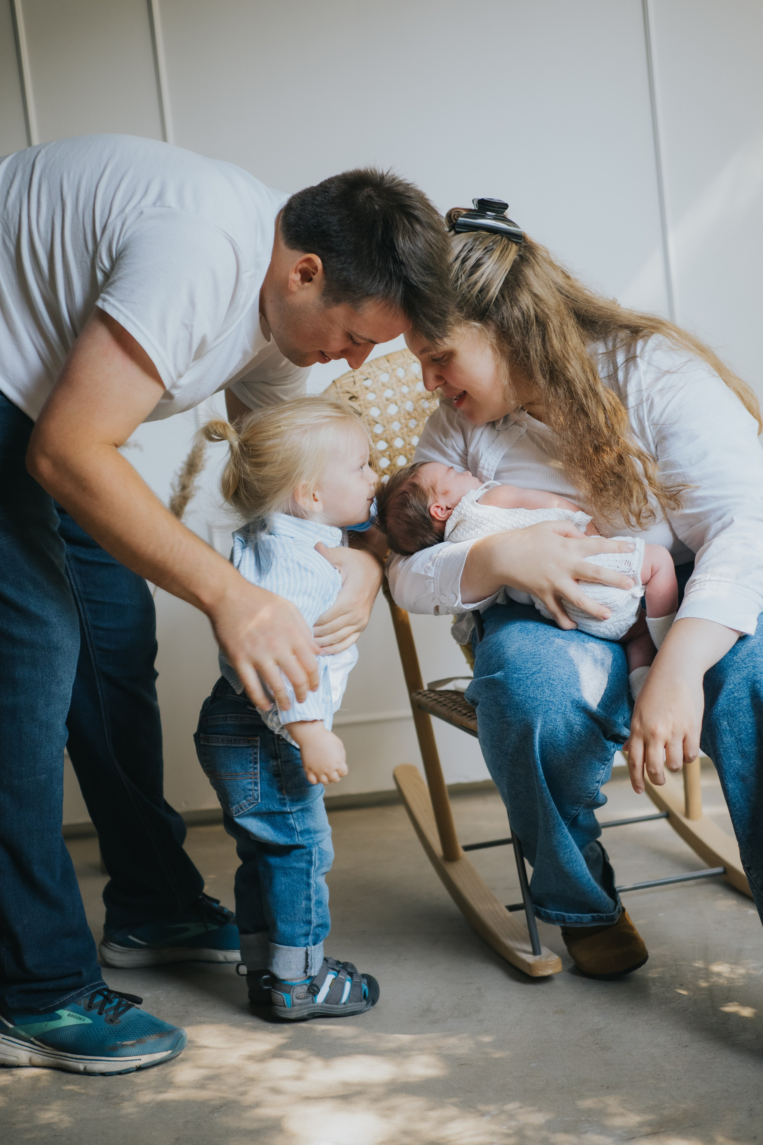 Your Montreal in-home Newborn Session  — what to expect, how to prepare and what to take in consideration. Mimosa Studios — Motherhood & Family Photographer in Montreal