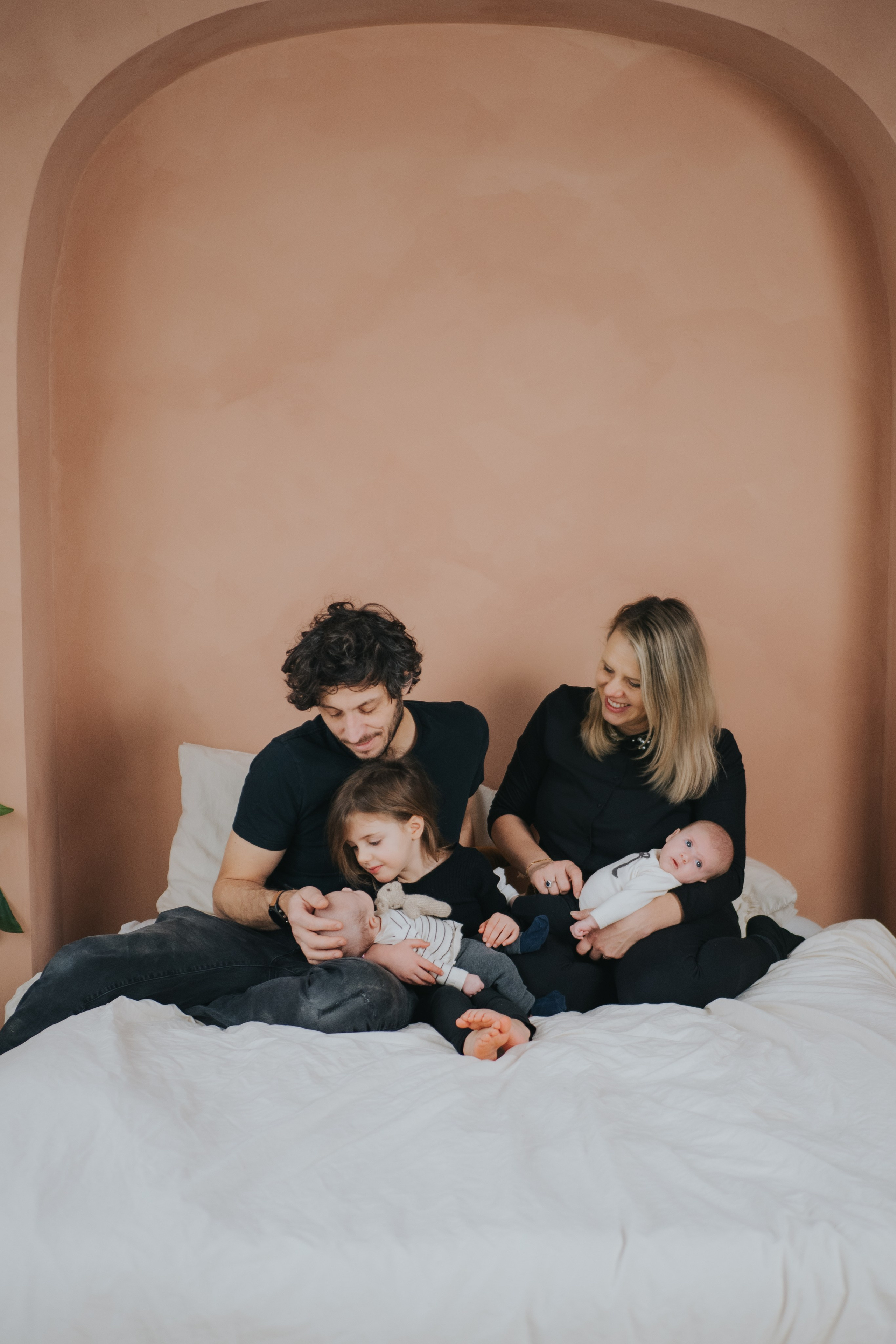 Your Montreal Newborn Session in studio — what to expect, what to bring and how to plan. Mimosa Studios — Maternity & Family Photographer in Montreal