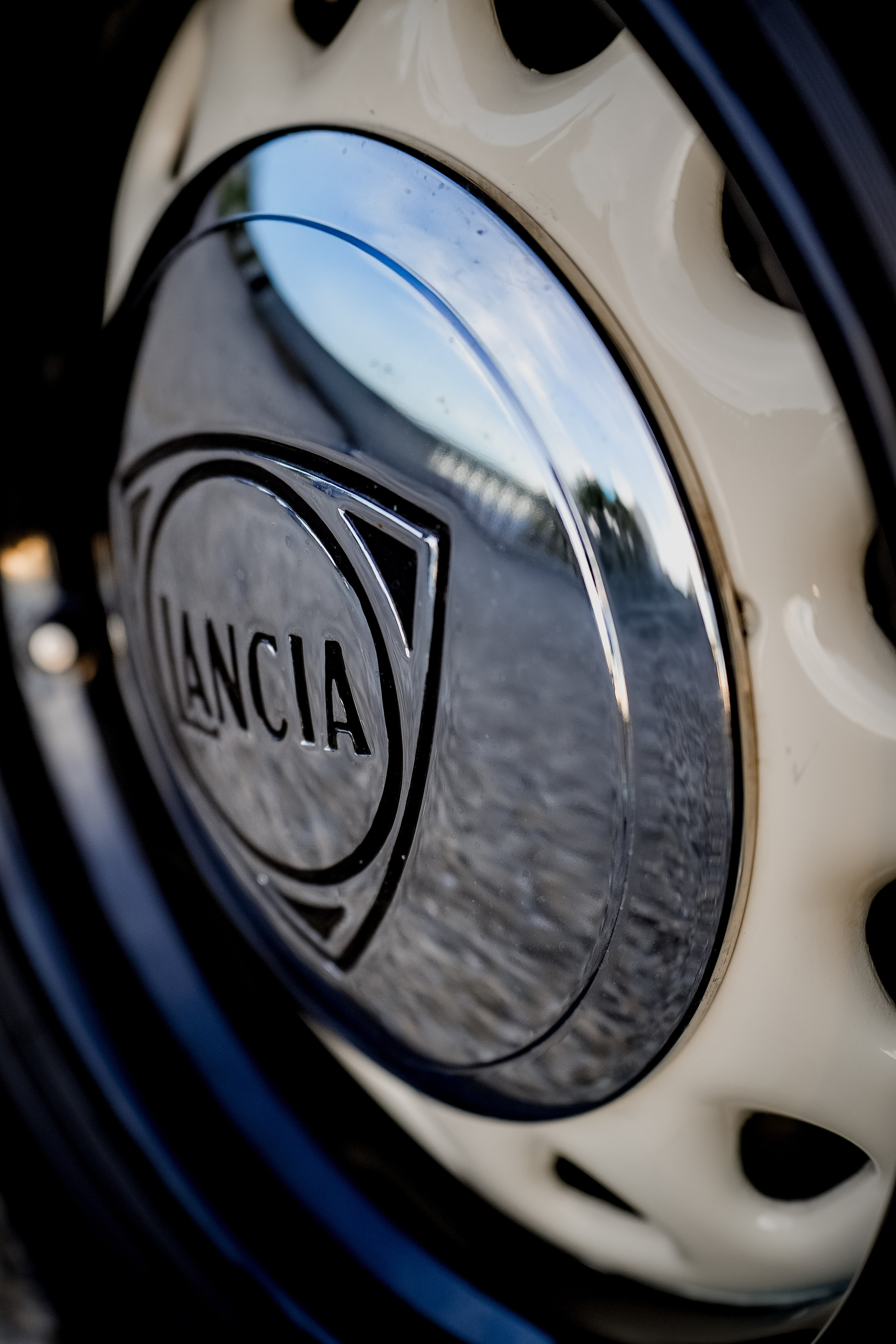 Retro cars in Florence Tuscany. Wedding Photographer in Italy