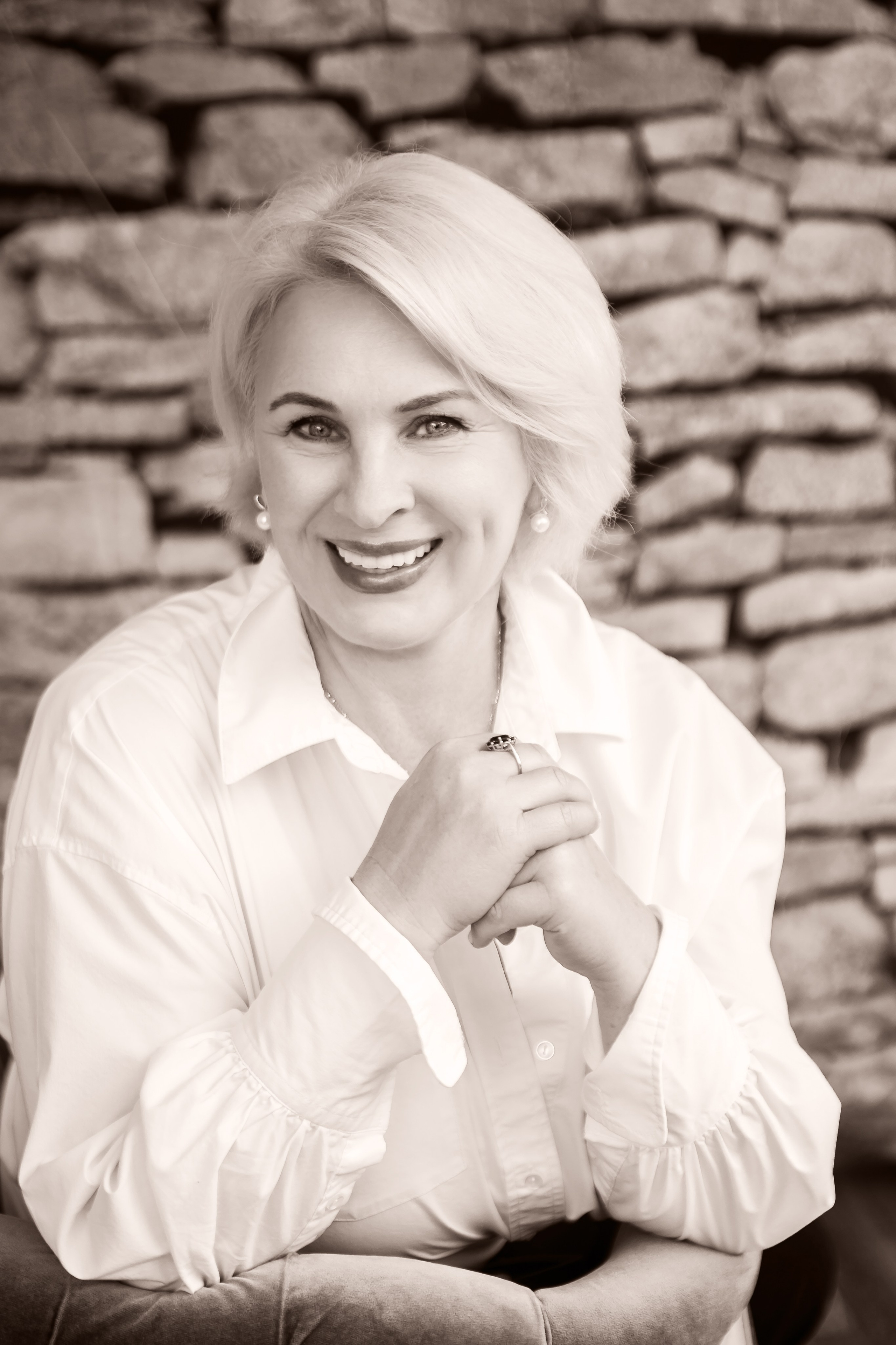 About Lana Hollin | Wedding Photographer in Florida & Across the U.S