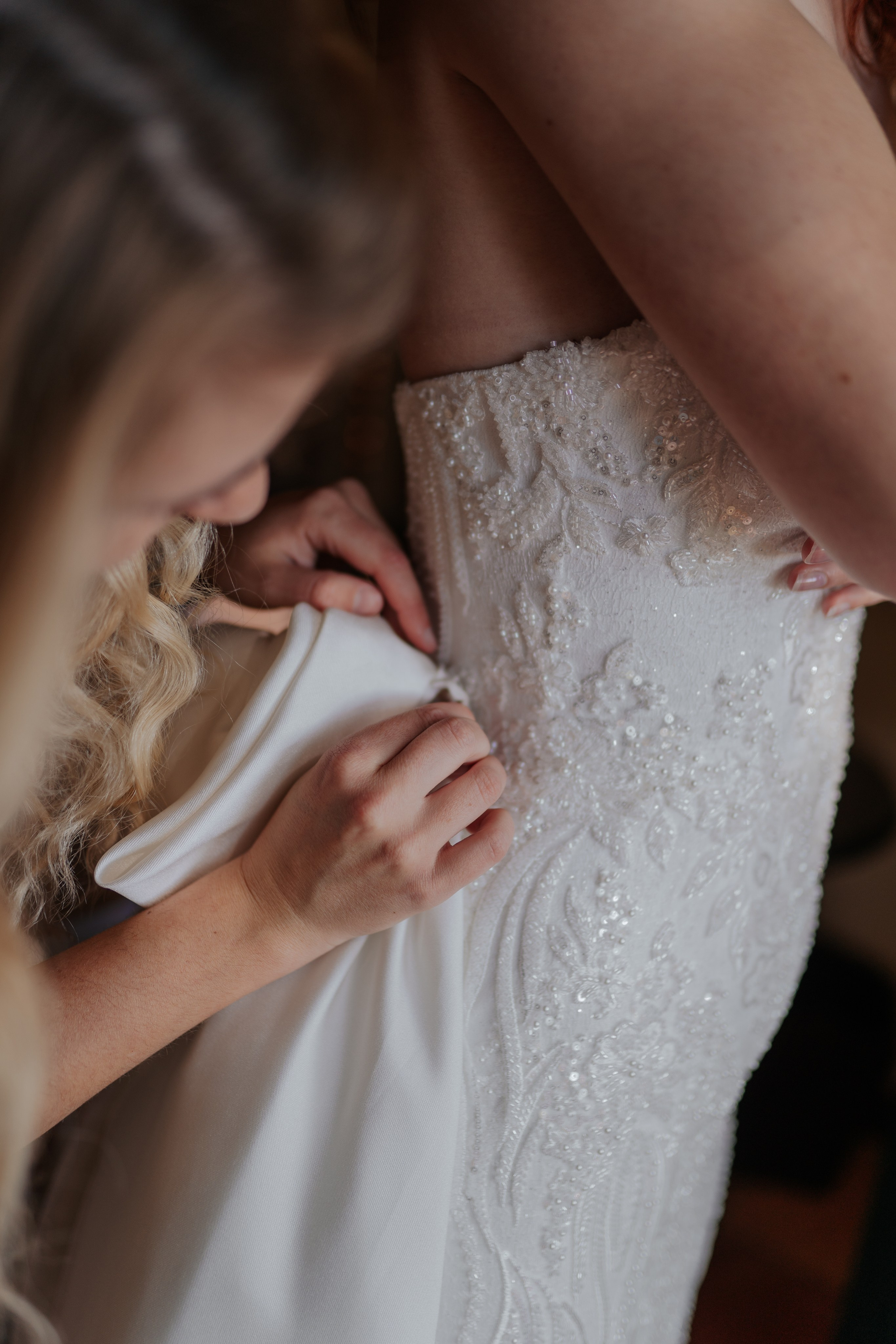 Havie & Isabel — a wedding in Gaudí’s Crypt. DiaFoto Weddings · Premium Destination Wedding Photographer & Videographer in Barcelona