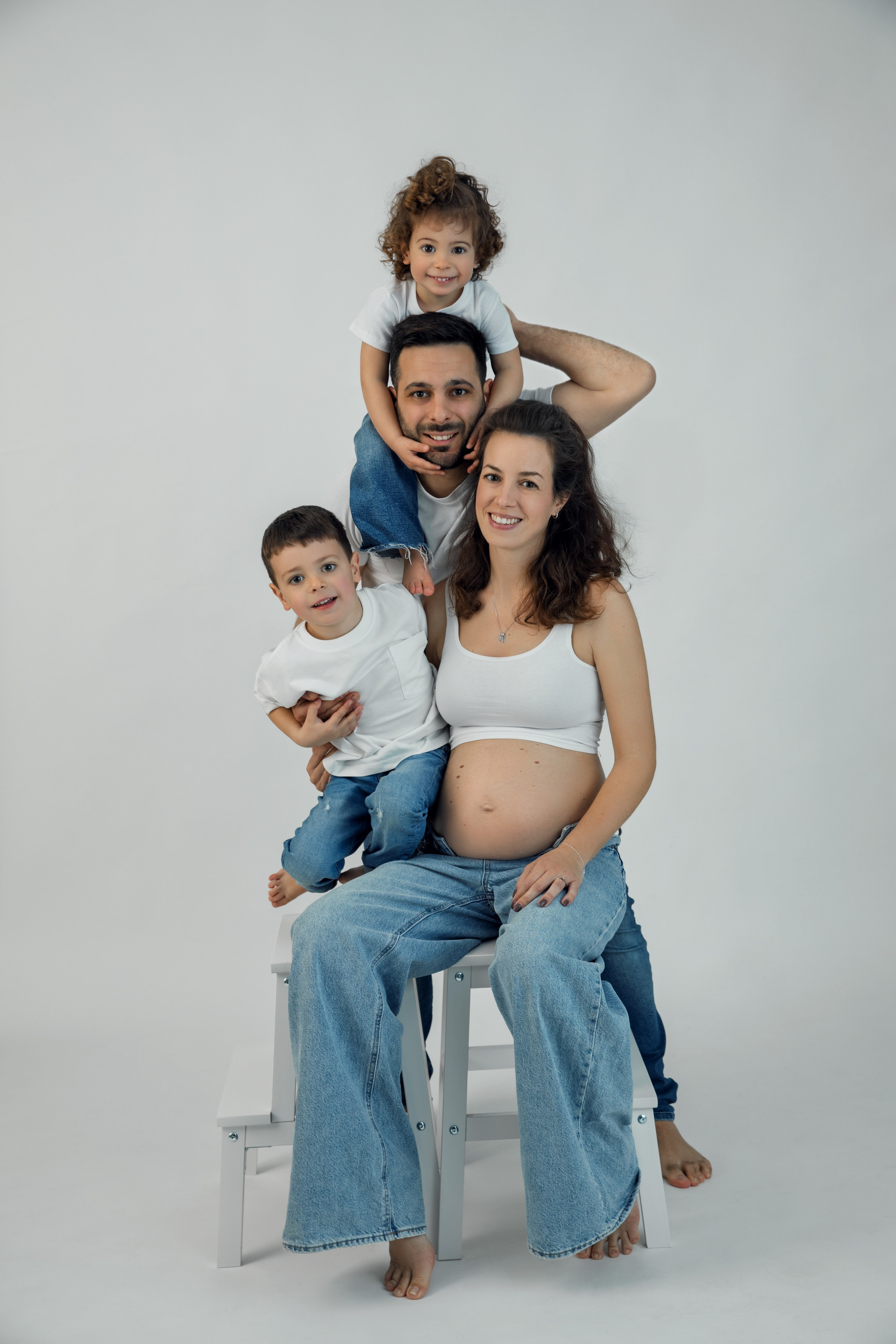 ΥΠΗΡΕΣΙΕΣ. Photographer Anya Khasapi. Nafplio, Greece