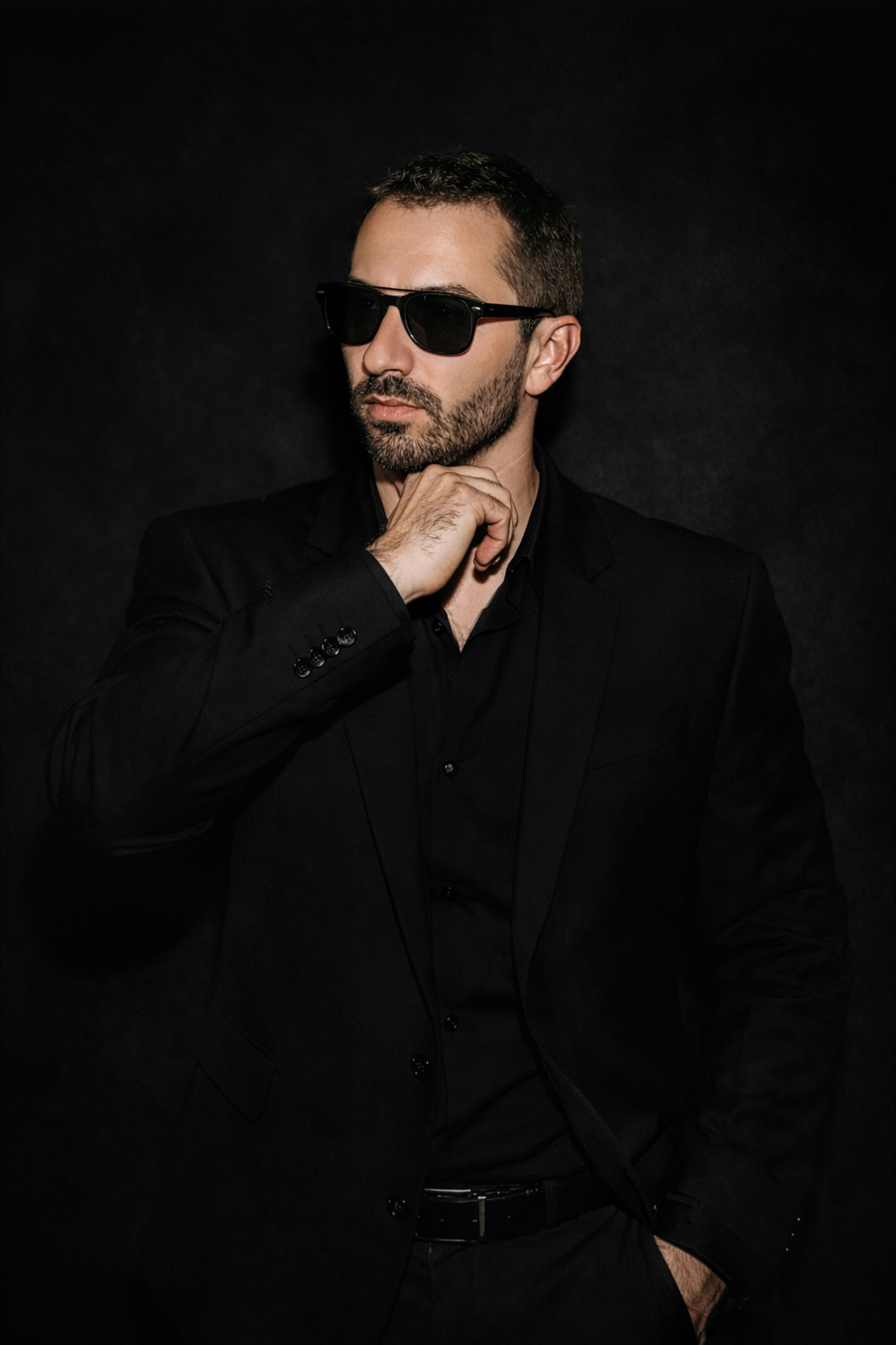 CONTACTS. Alex UA — Toronto photographer