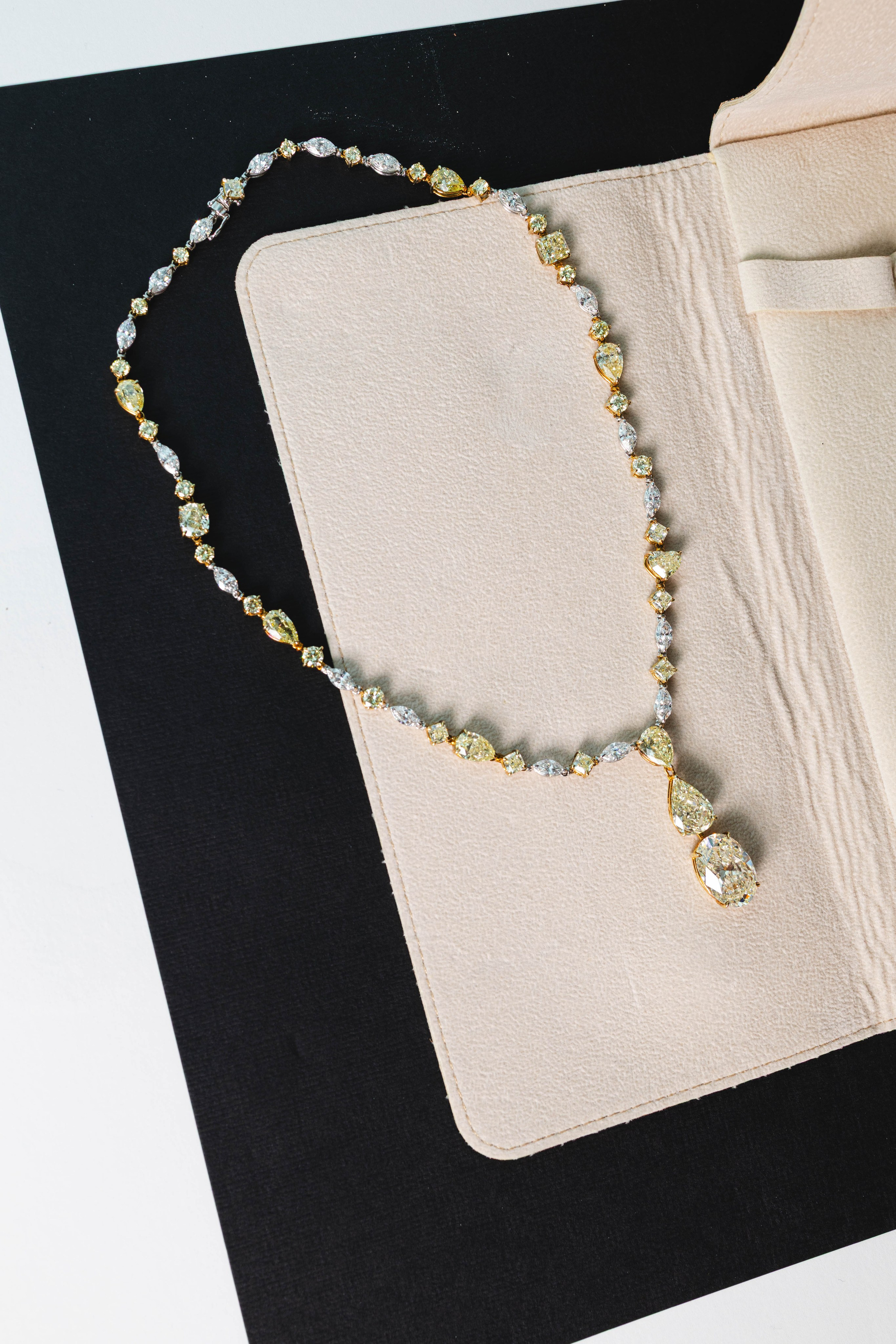 Full-Service Jewelry Photography. Photography in Singapore
