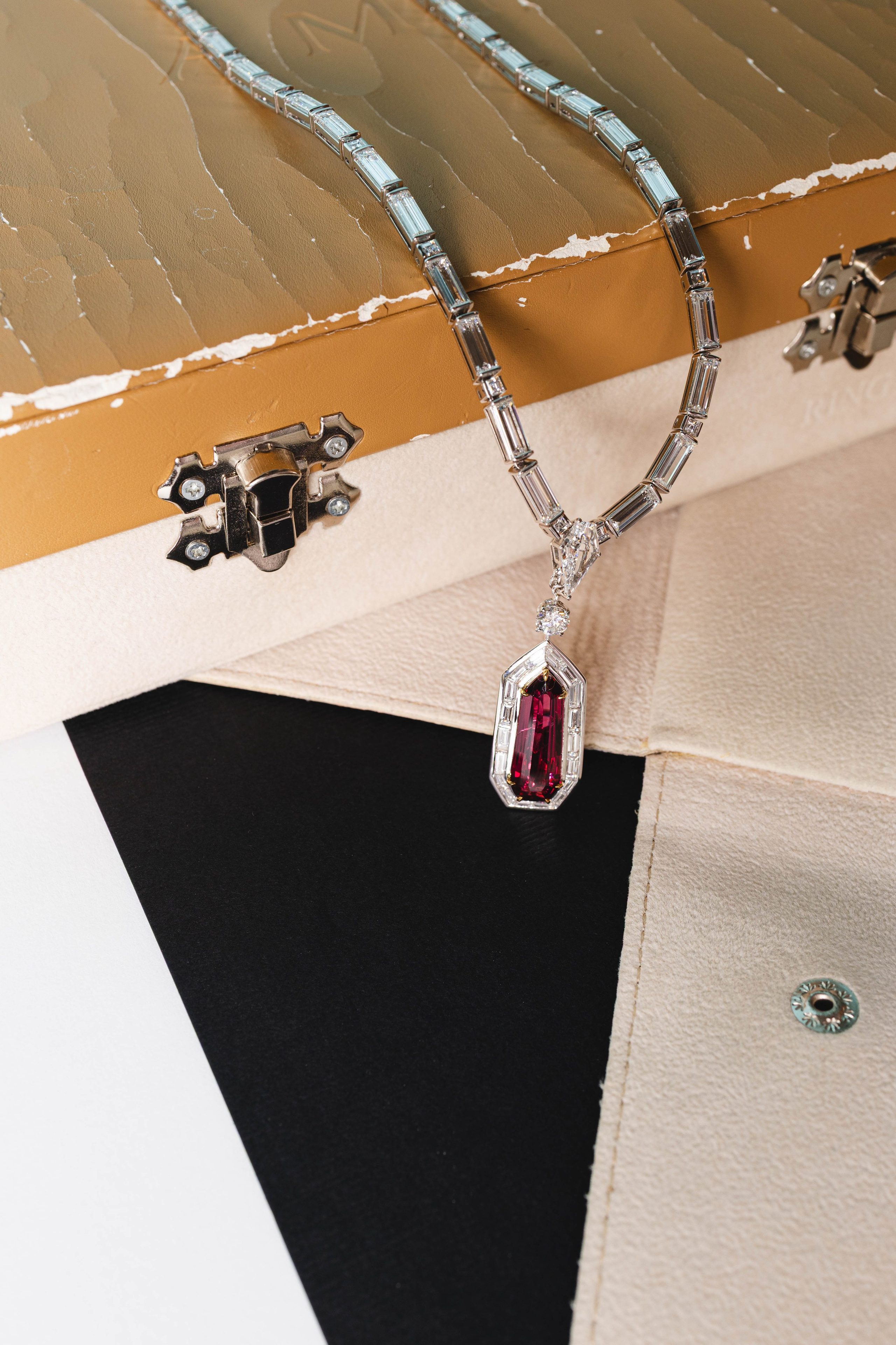Full-Service Jewelry Photography. Photography in Singapore
