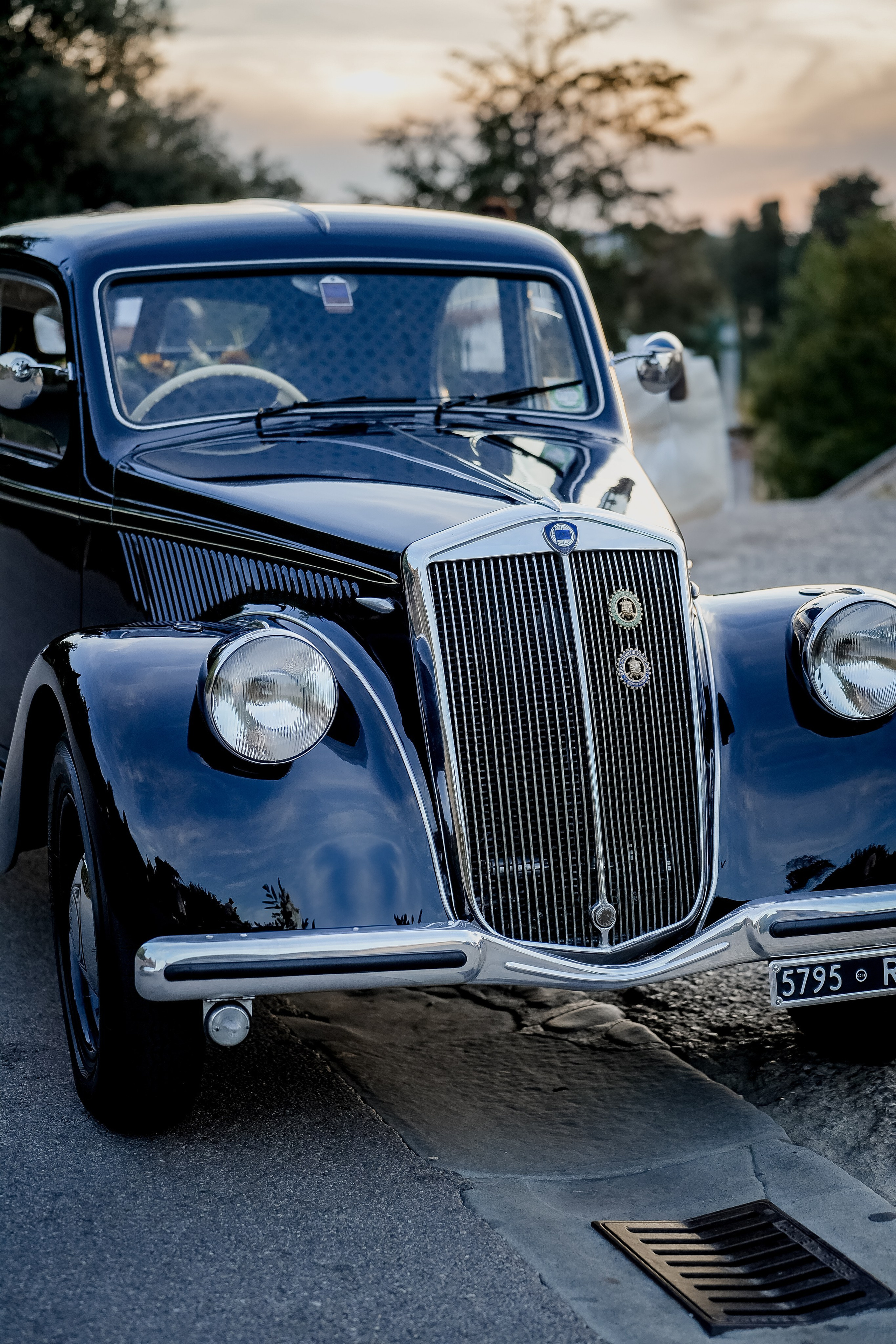 Photoshoot with Retro cars and Fiat500. Photographer in Florence Tuscany
