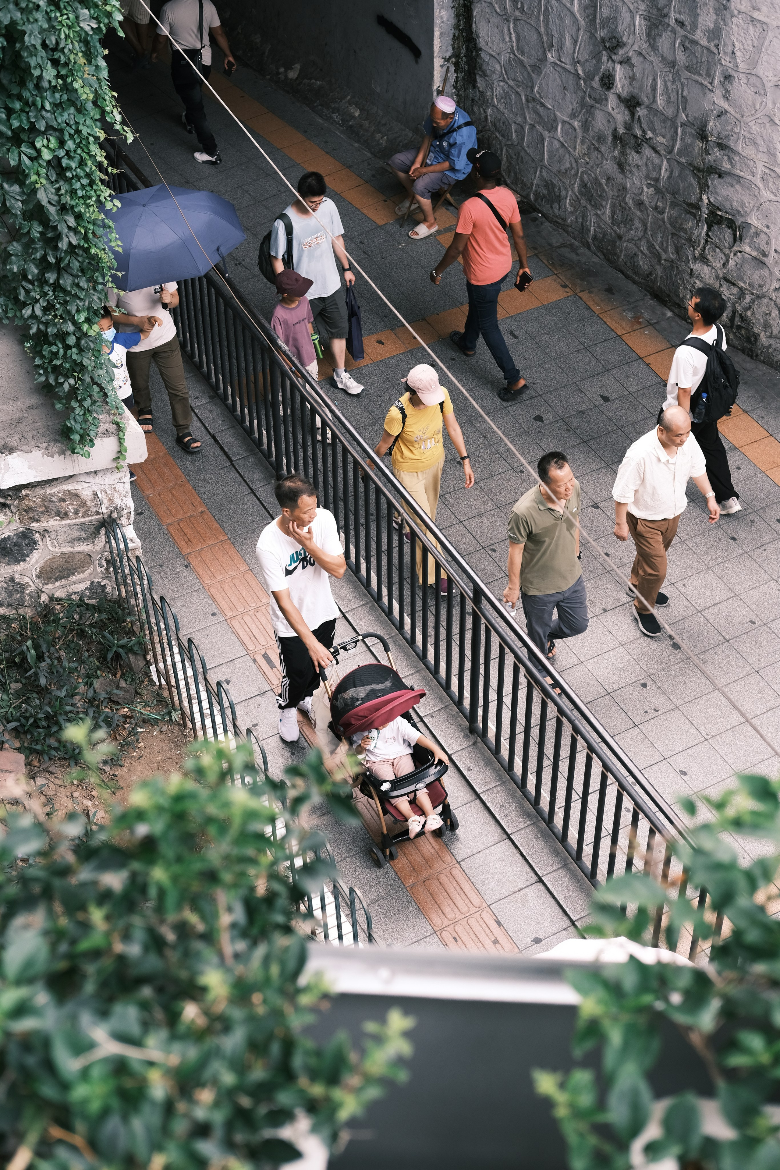 Yue Xiu Qu Street Photography in Guangzhou City | 广州市. 中国街头摄影 | The Streets of China Through My Eyes | 深圳