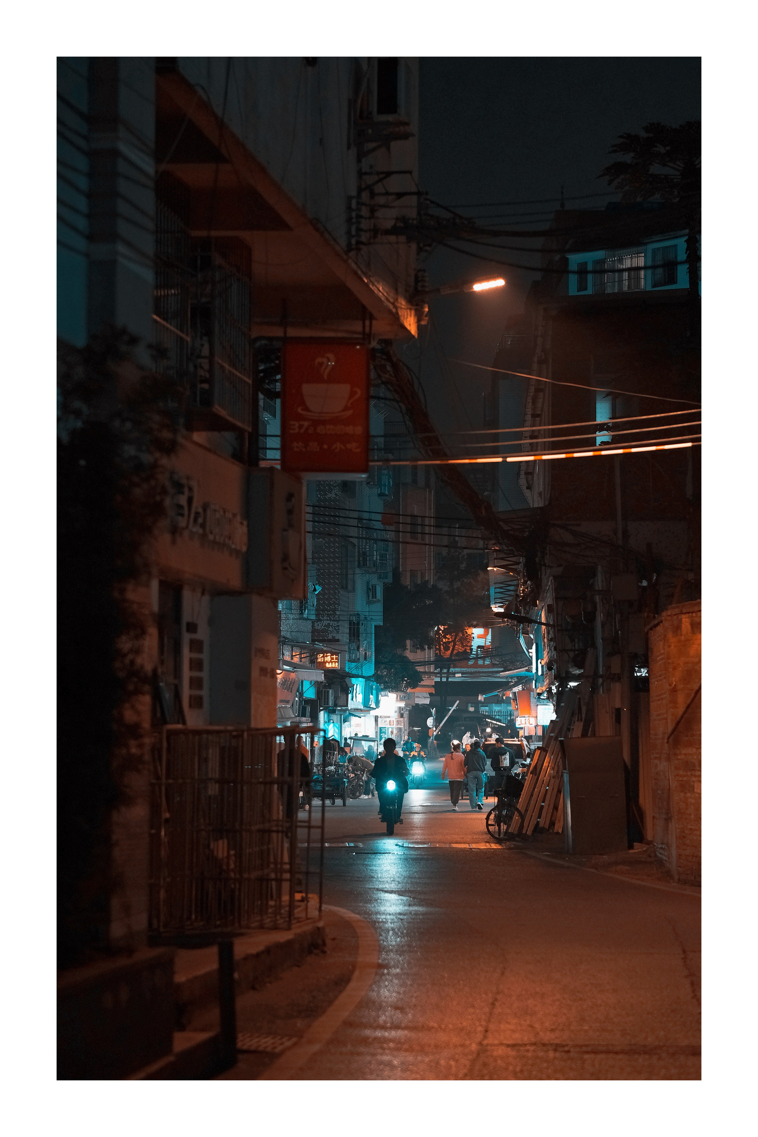 Guangzhou Night Market Street Scene Near Longtan Station