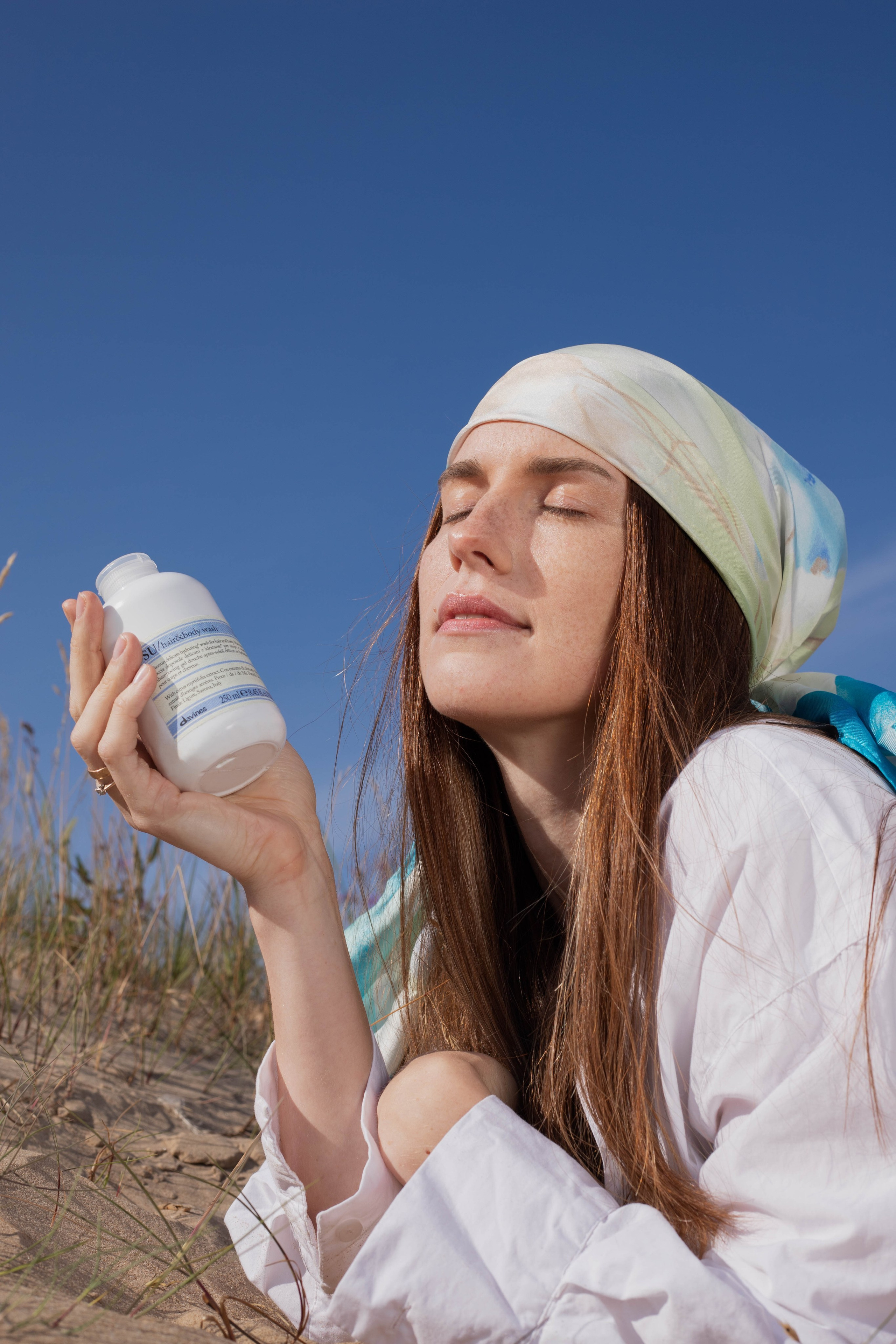 Коммерческая реклама бренда Davines на пляже