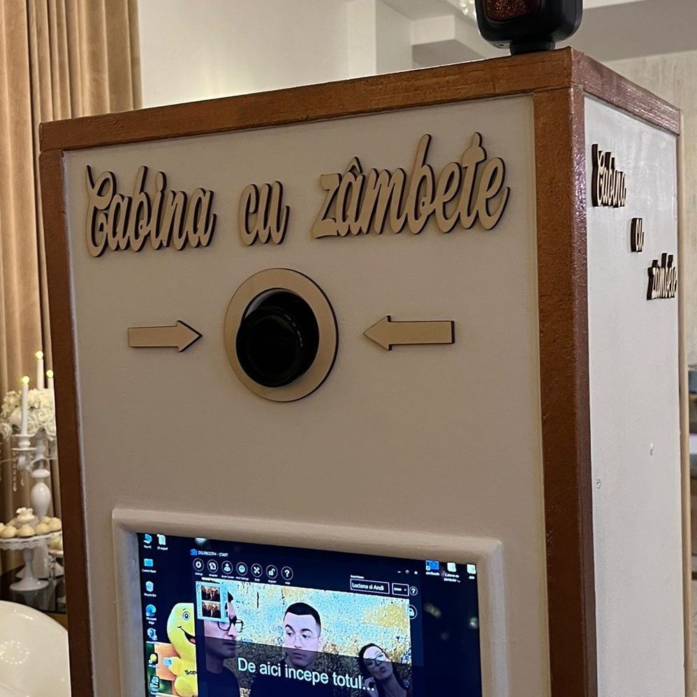 Cabina foto - Cabina cu Zâmbete. Bogdan Vancea | Fotograf Nunta | Fotograf Botez |