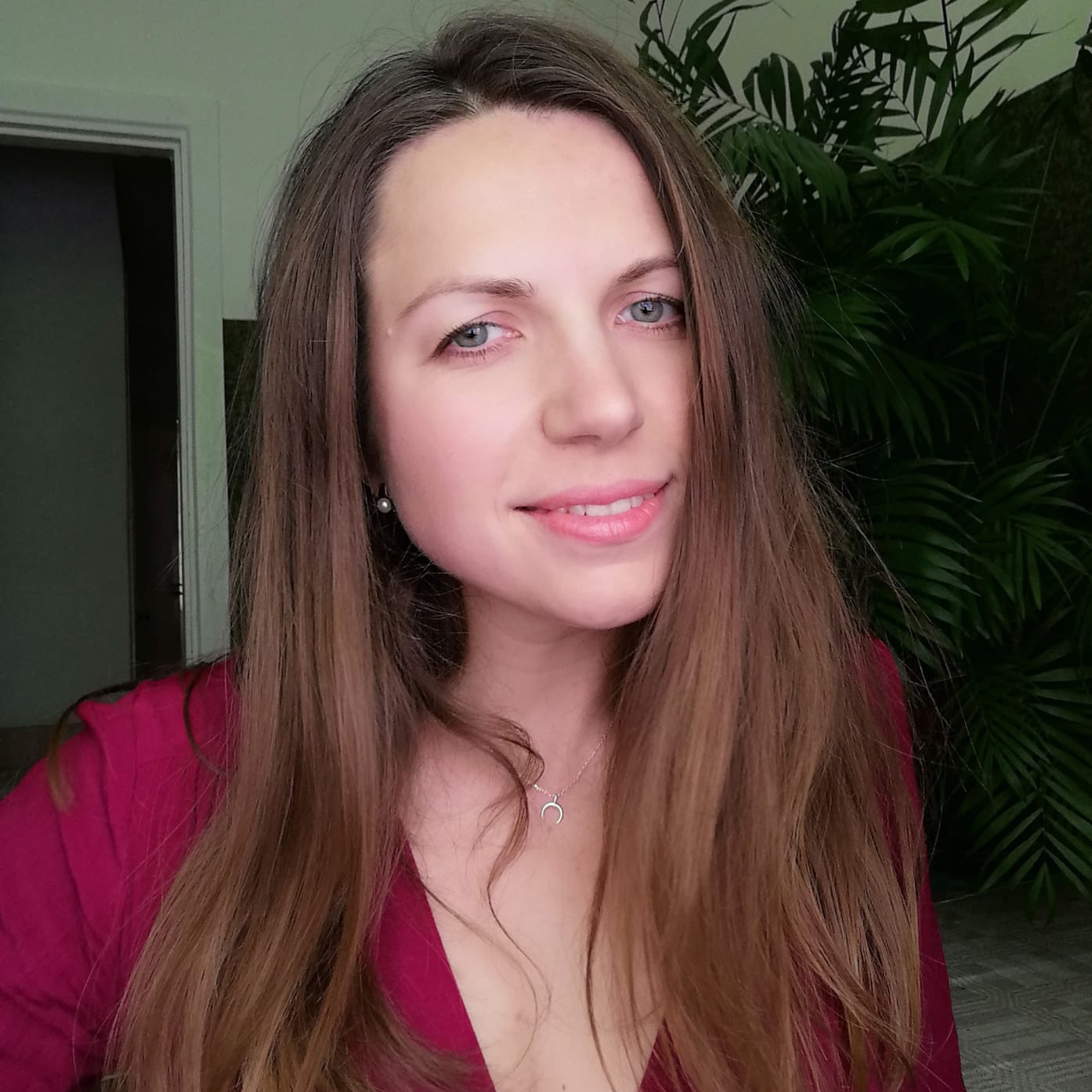 Hipnodzemdību kuss online latviešu valodā. Populārākā kāzu, bērnu un ģimeņu fotogrāfe Latgalē Veronika Lokotko